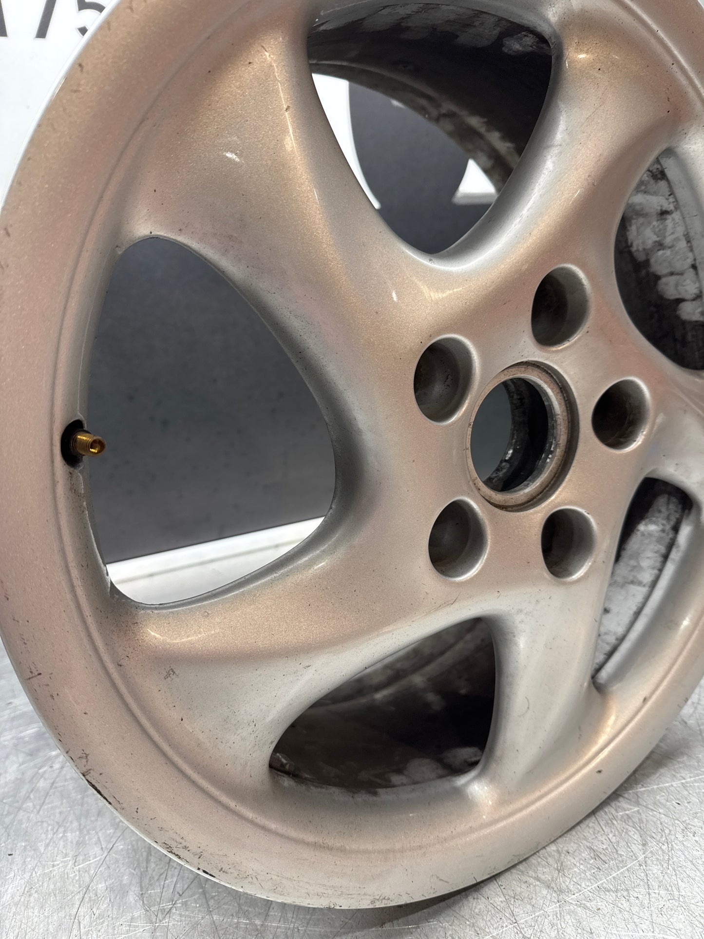 Porsche 993 alloy wheel   used