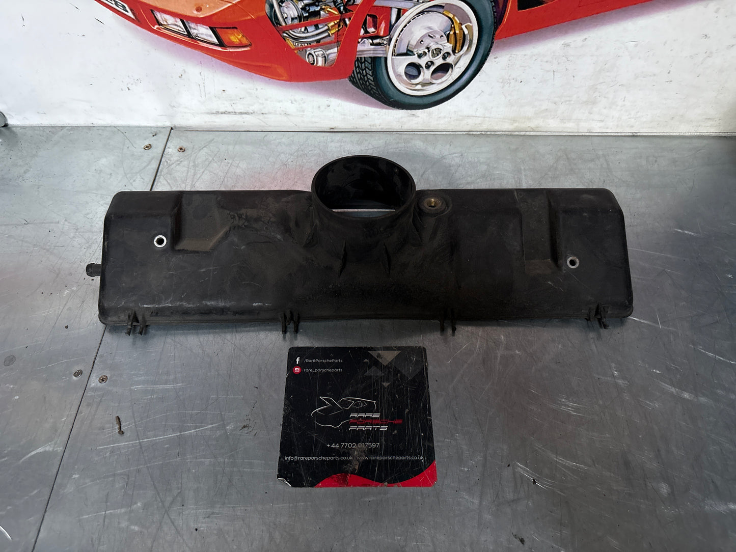 Porsche 928 S2 Air filter housing, damaged, used 92811022901