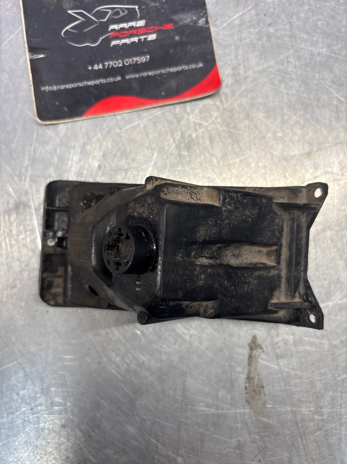 Porsche 924 O/S Front indicator unit, without lense used 477953063/064/065/041A/042A