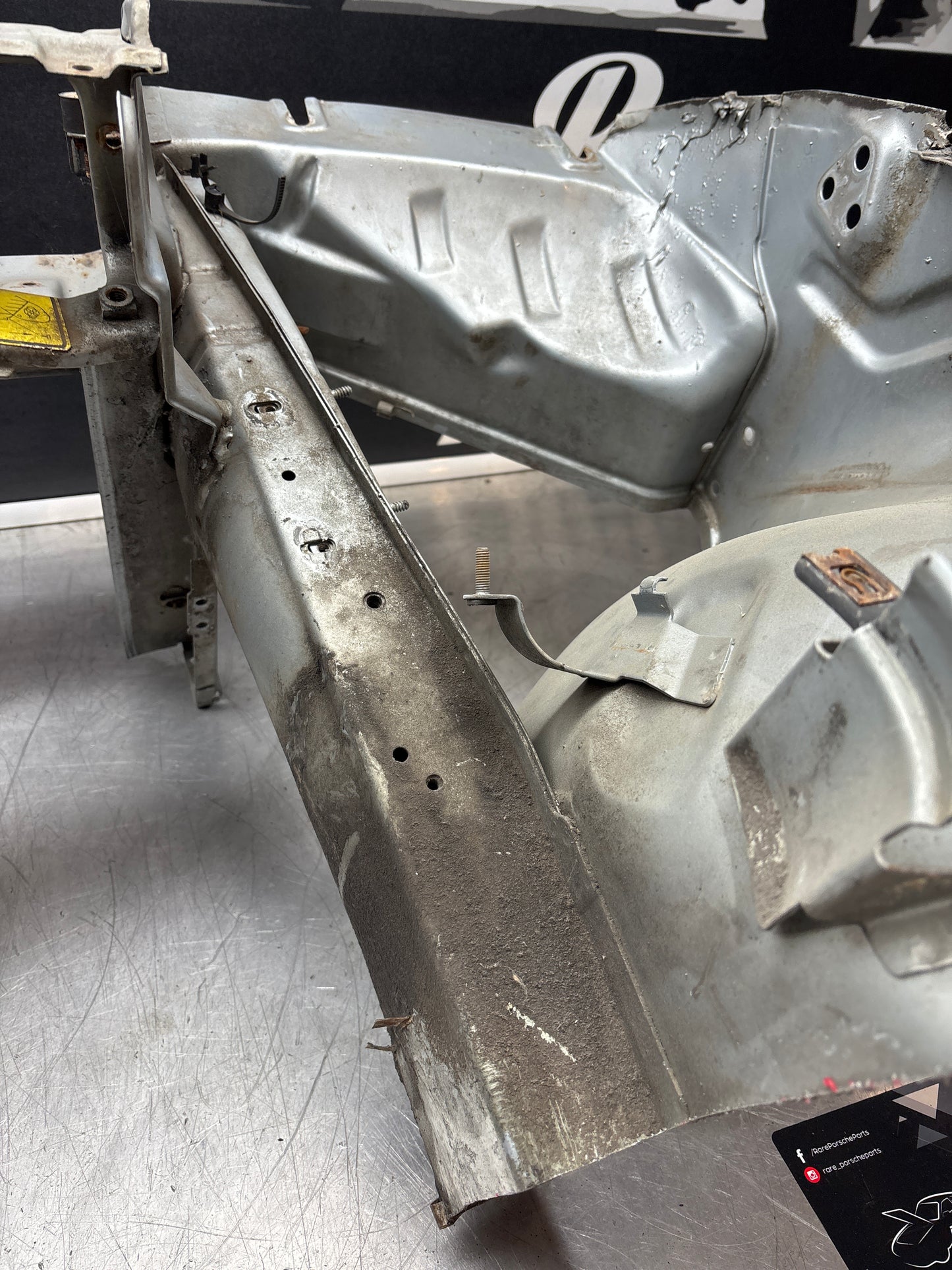 Porsche 944 Turbo / S / S2 Front end section cut