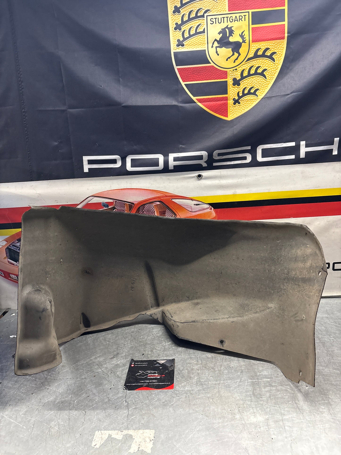 Porsche 928 wheel arch liner Left 92850438105 Used