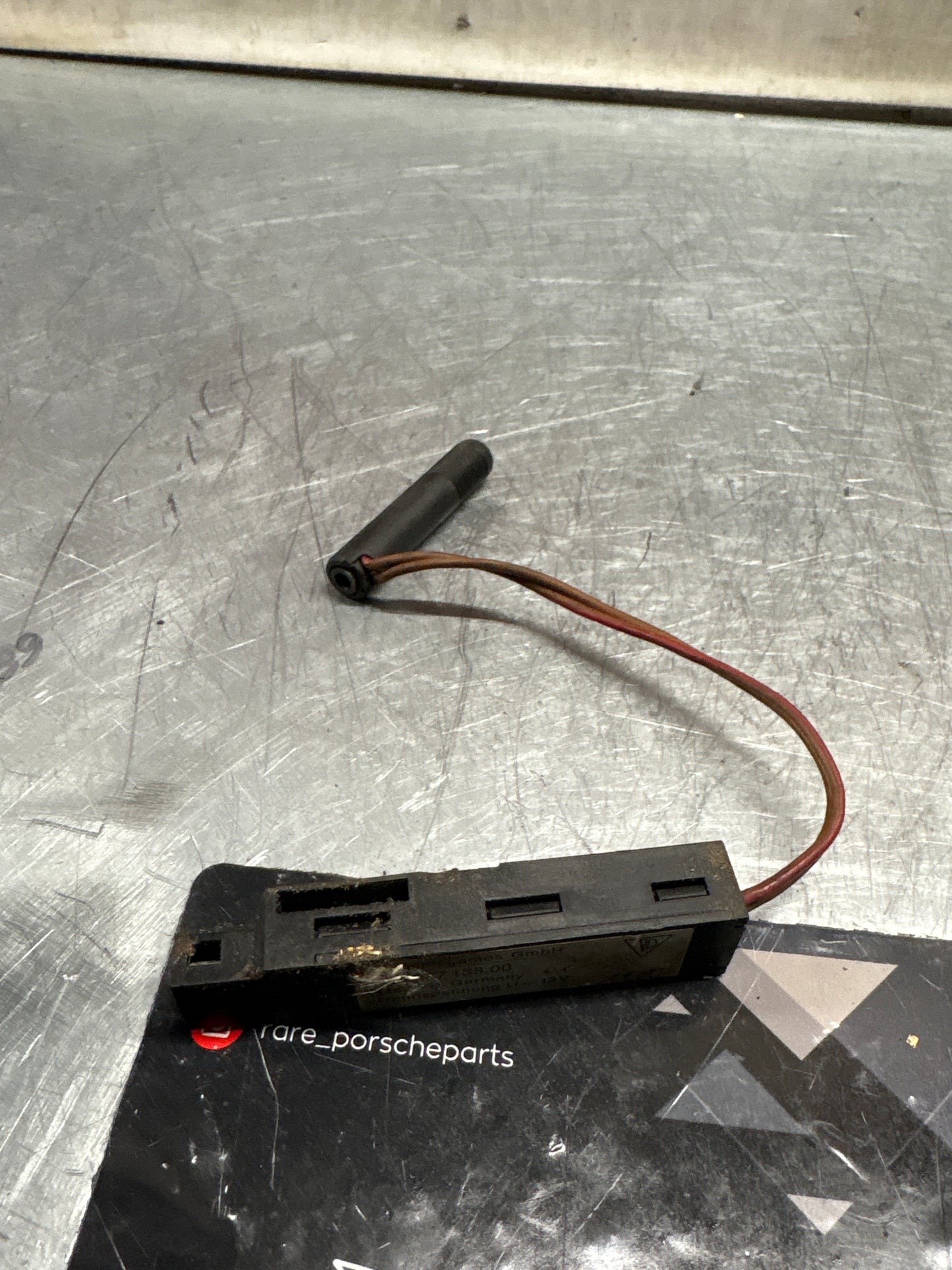 Porsche 944/968. door lock button knob with LED, with rod used 94463713800