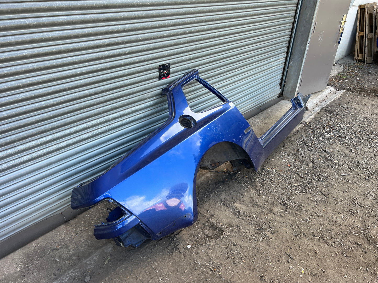 Porsche 944 S2 / Turbo 1991 Right side cut, rear fender with sill 94450390403 94450361200
