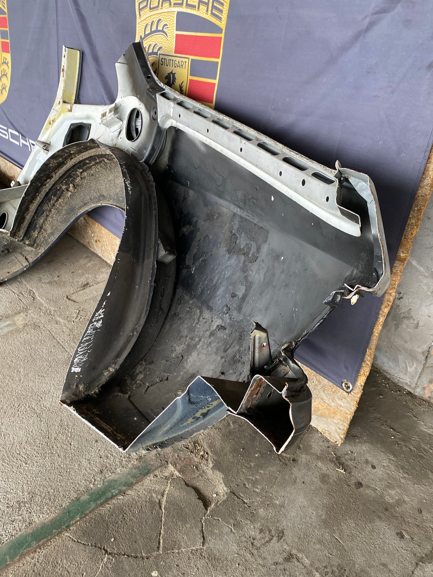 Porsche 944 Right side cut, rear fender with sill 94450390403, 94450361200