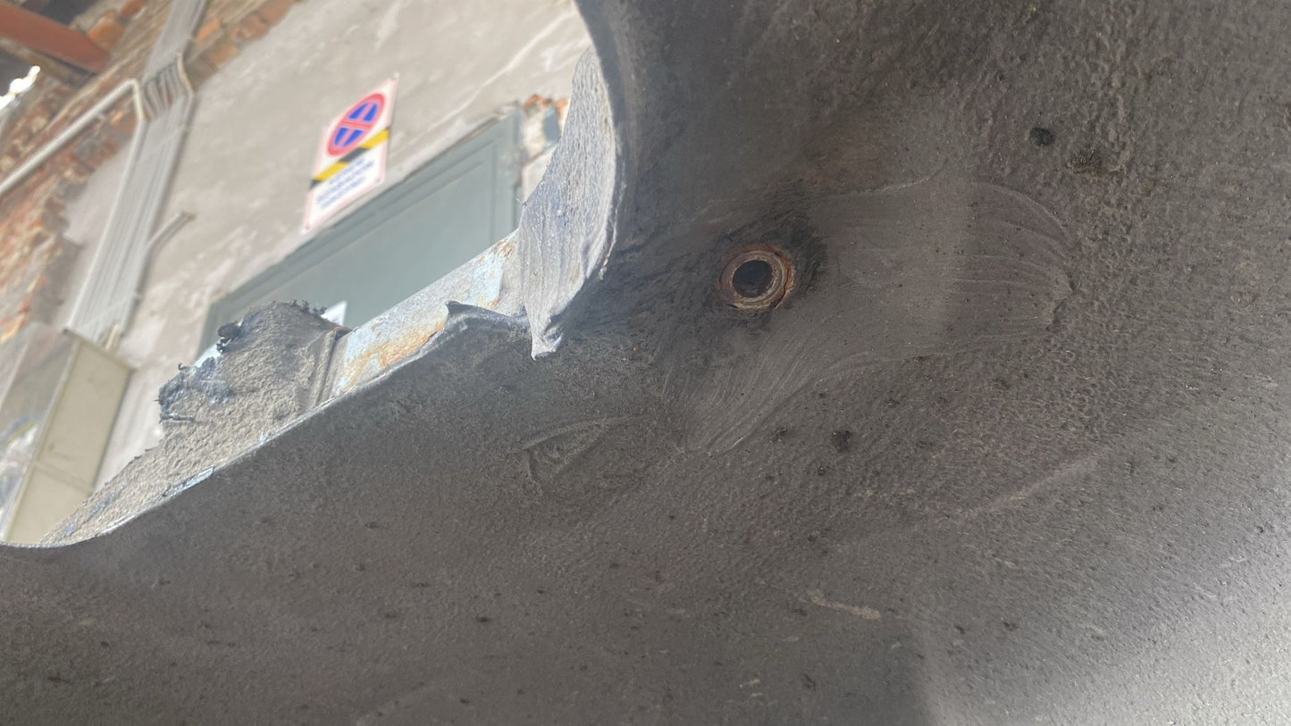 Porsche 944 left side cut, rear fender with sill 94450390303, 94450361102