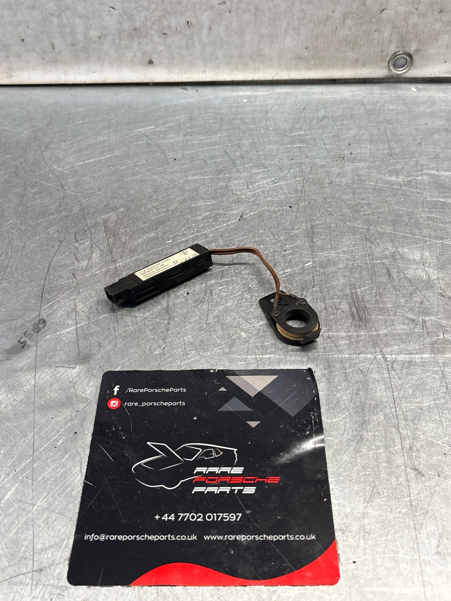 Porsche 928 door central locking pulse generator, used 92863713700