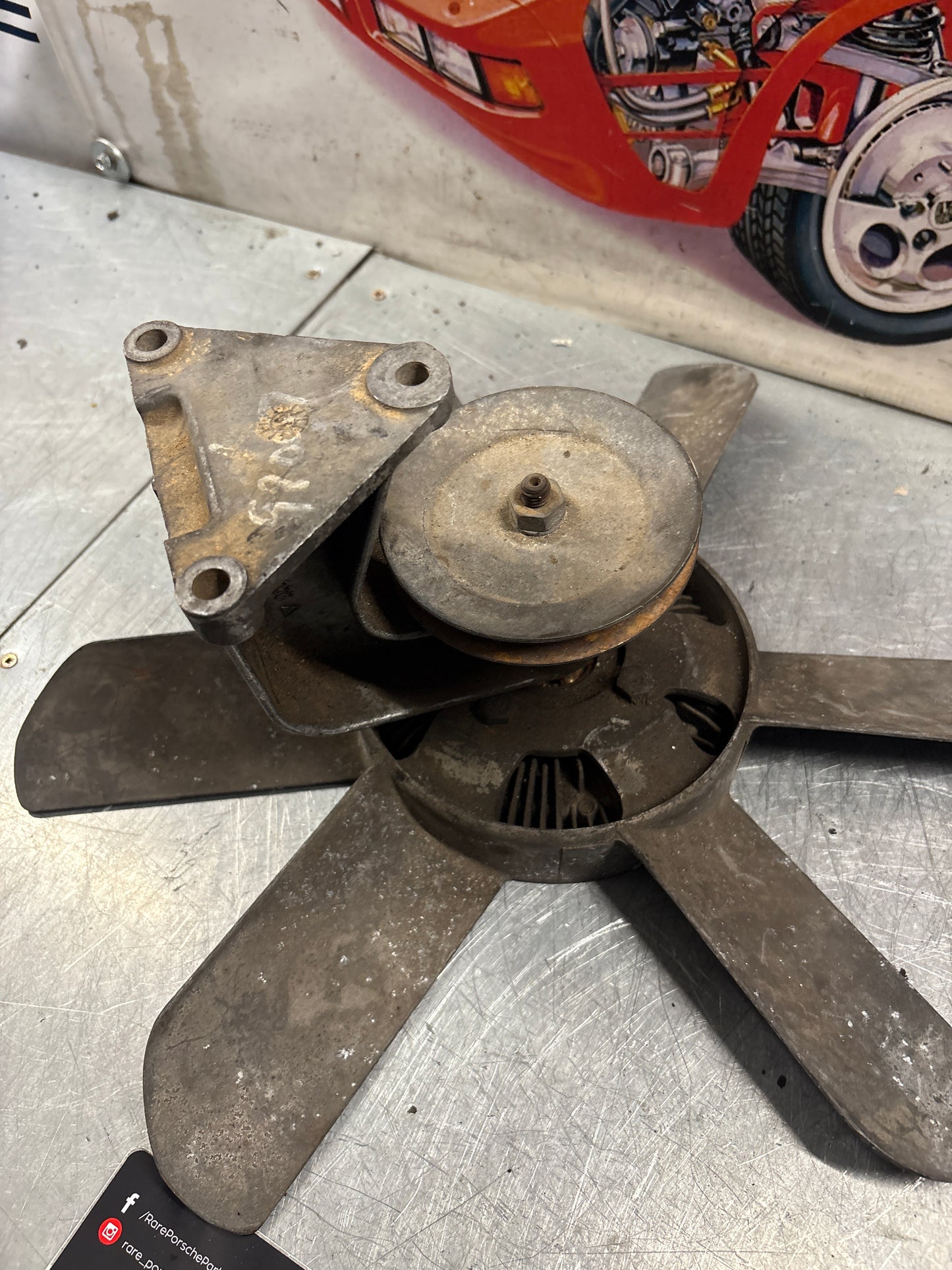 Porsche 928 Engine cooling viscous fan with bracket used 92810613701, 9281061101R
