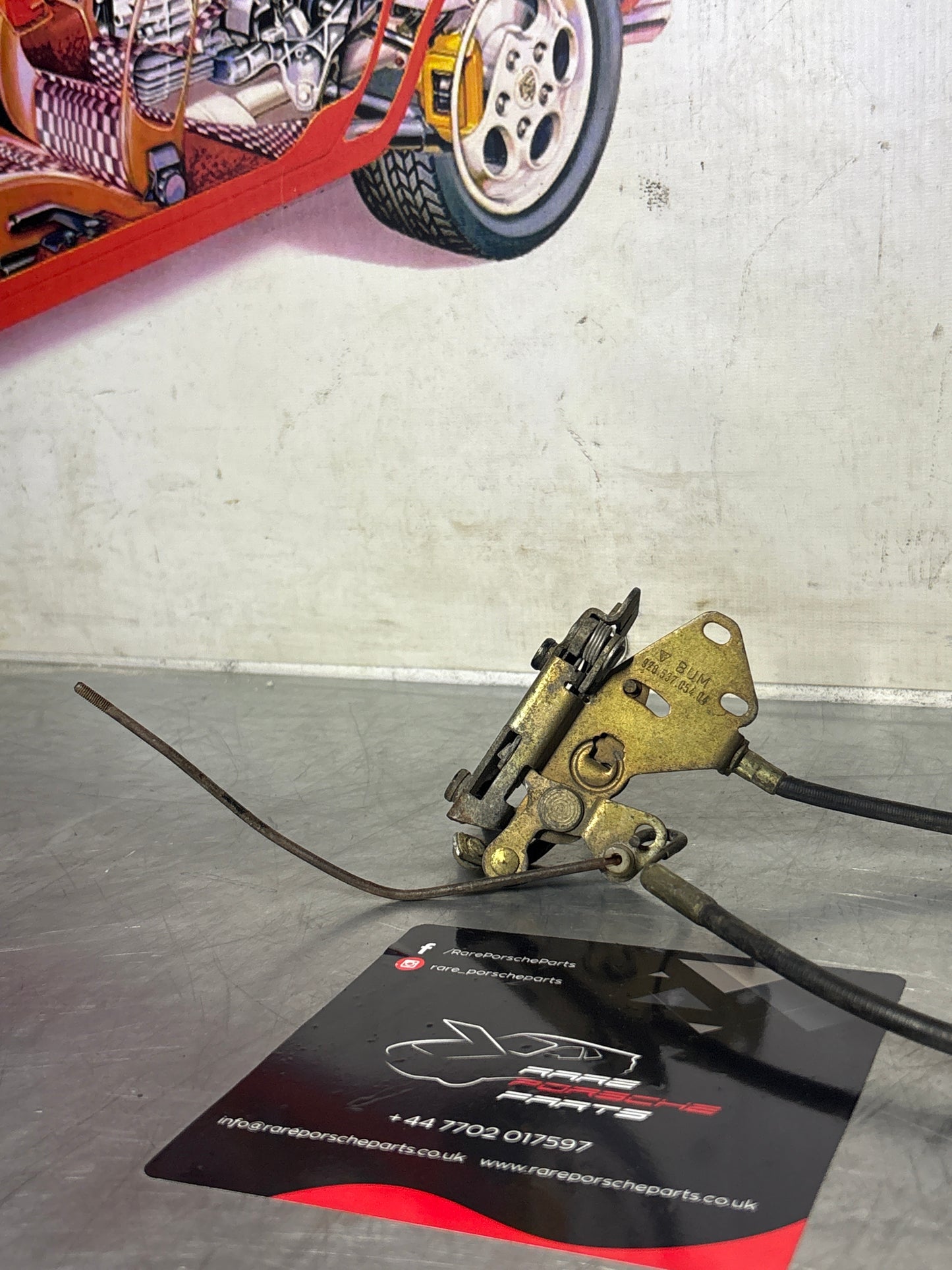 Porsche 928 Right door lock mechanism 92853705404 used