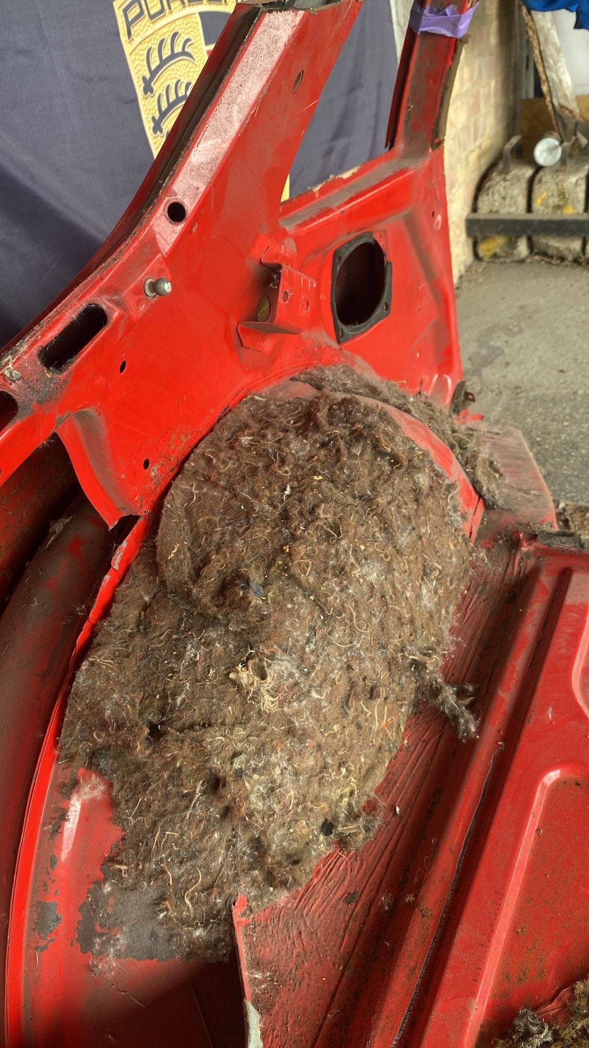 Porsche 944 left side cut, rear fender, 94450390303