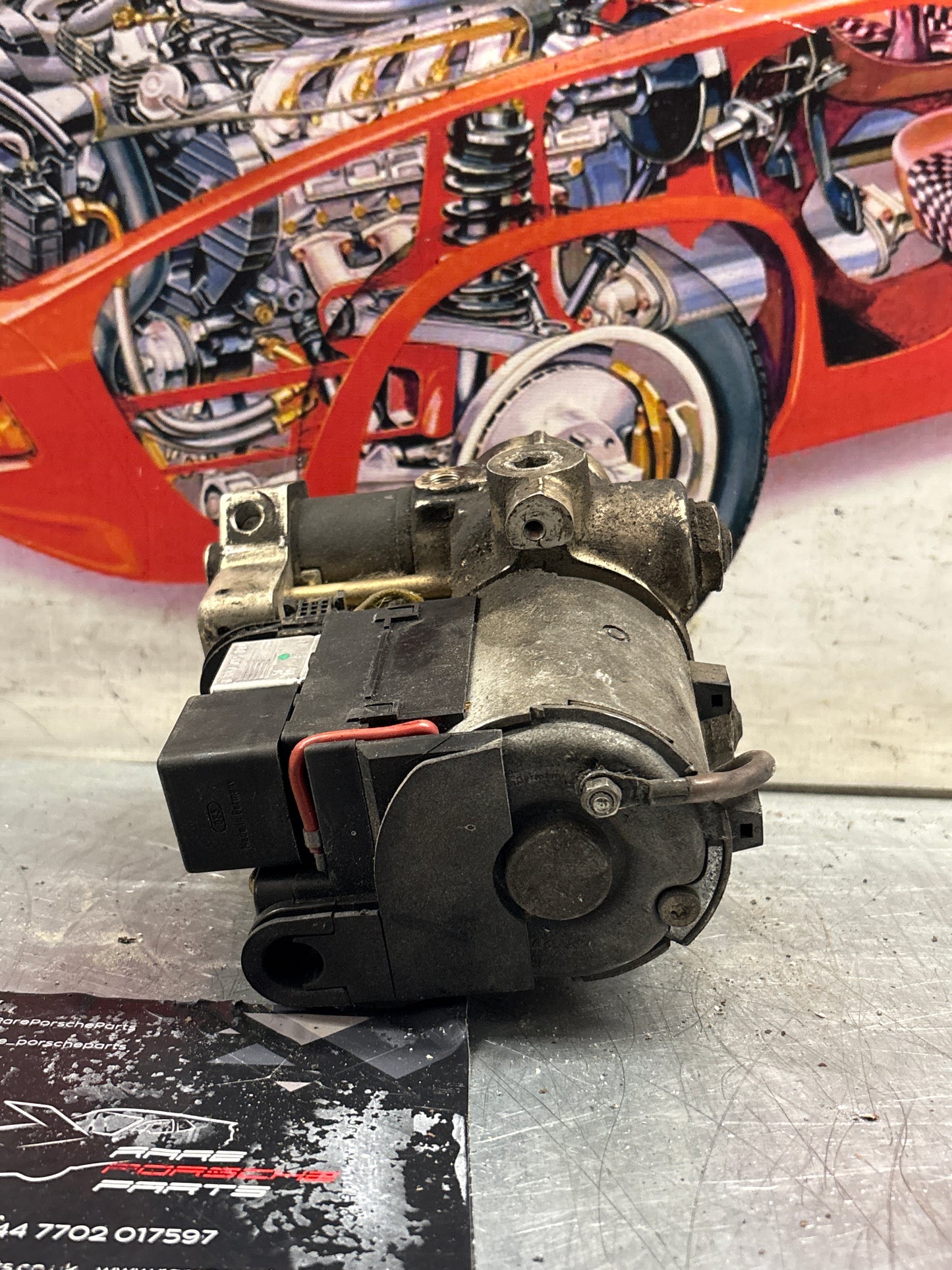 Porsche 928 S4 Bosch ABS pump, used 0265200039 / 92835575504