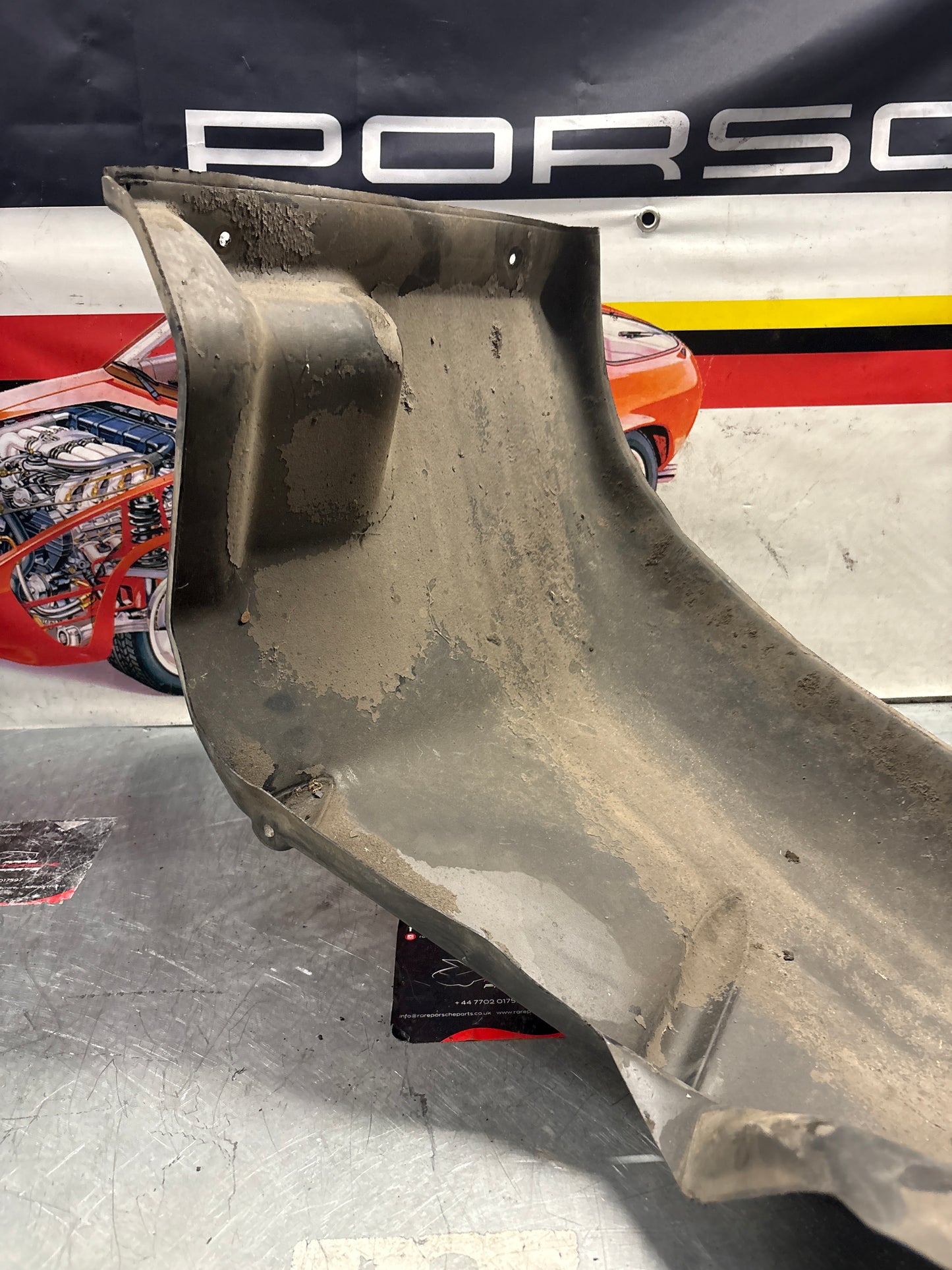 Porsche 928 wheel arch liner Left 92850438105 Used