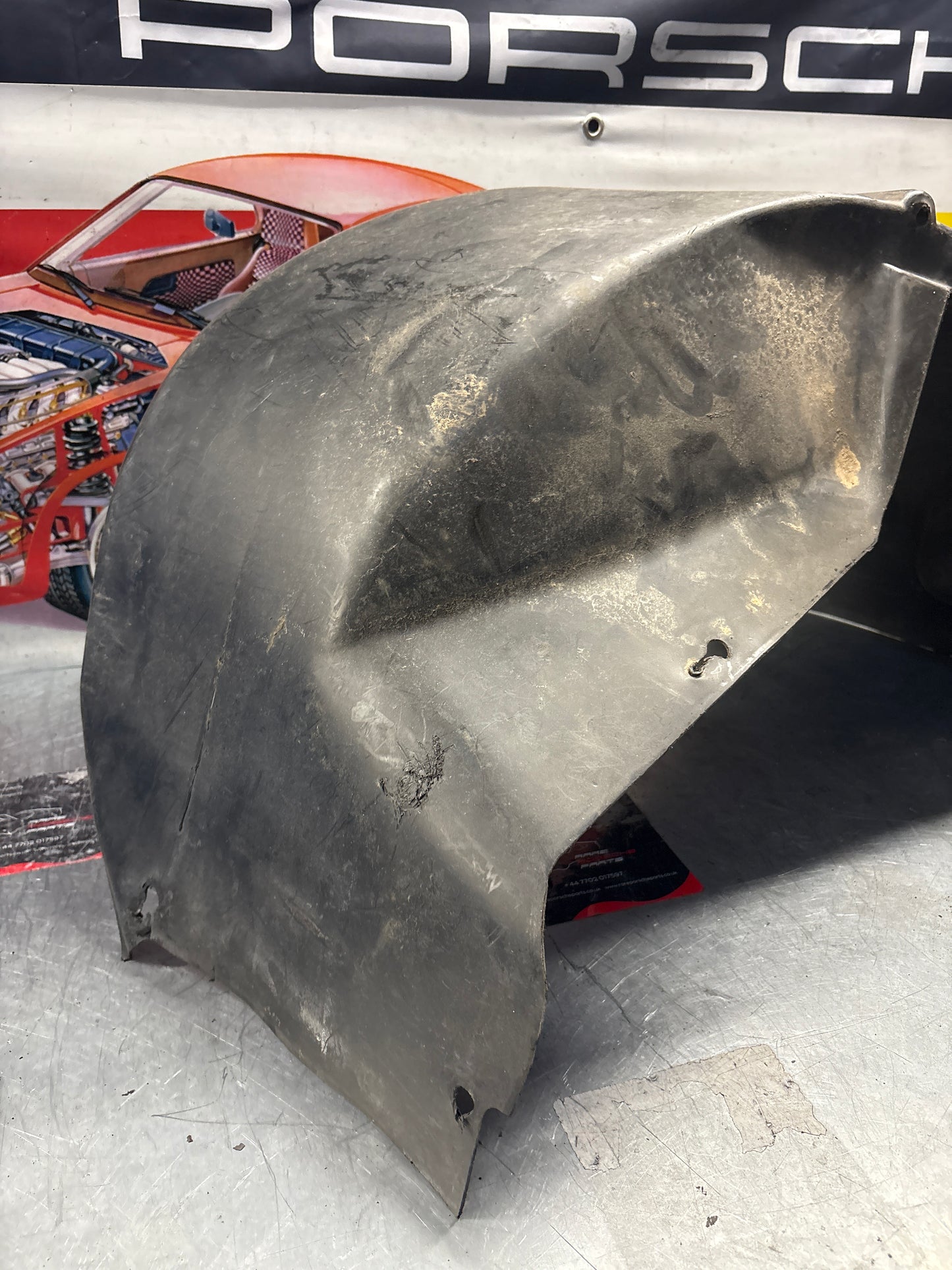 Porsche 928 wheel arch liner Left 92850438105 Used