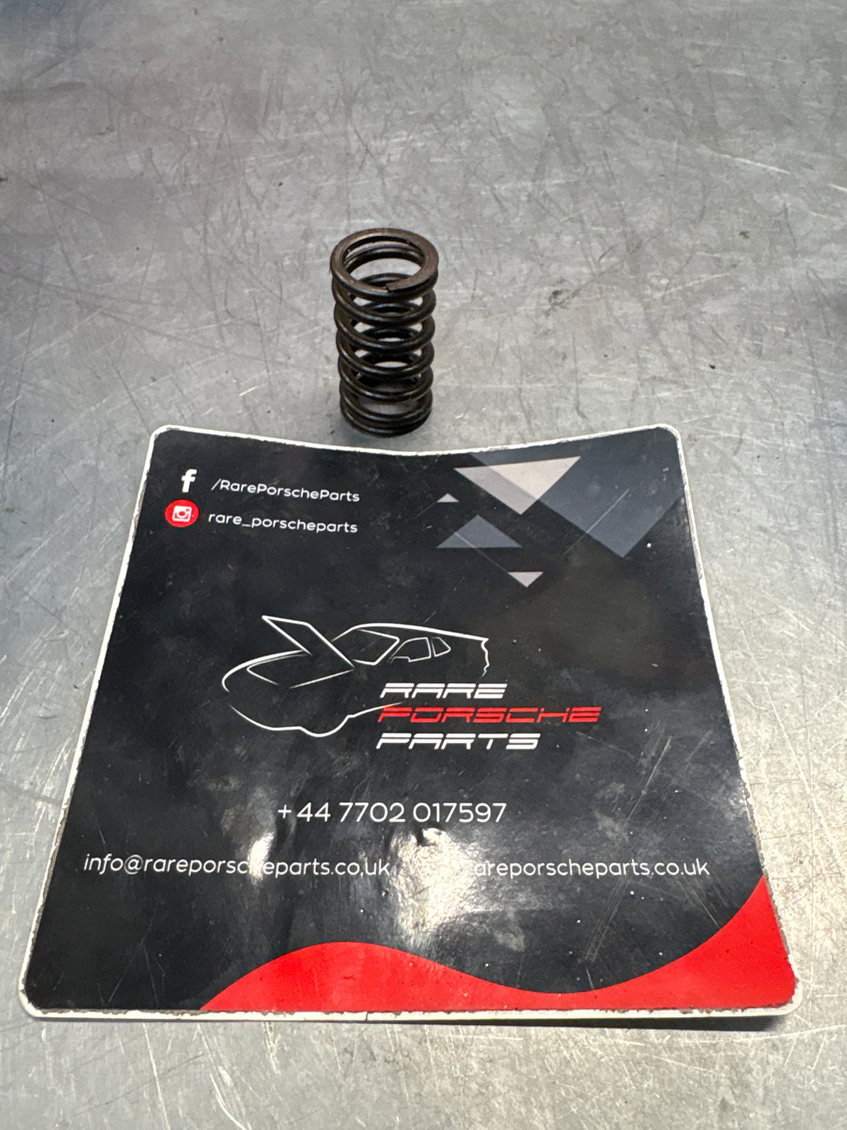 Porsche 928 / 944 / 924 inner valve spring, used 92810590509