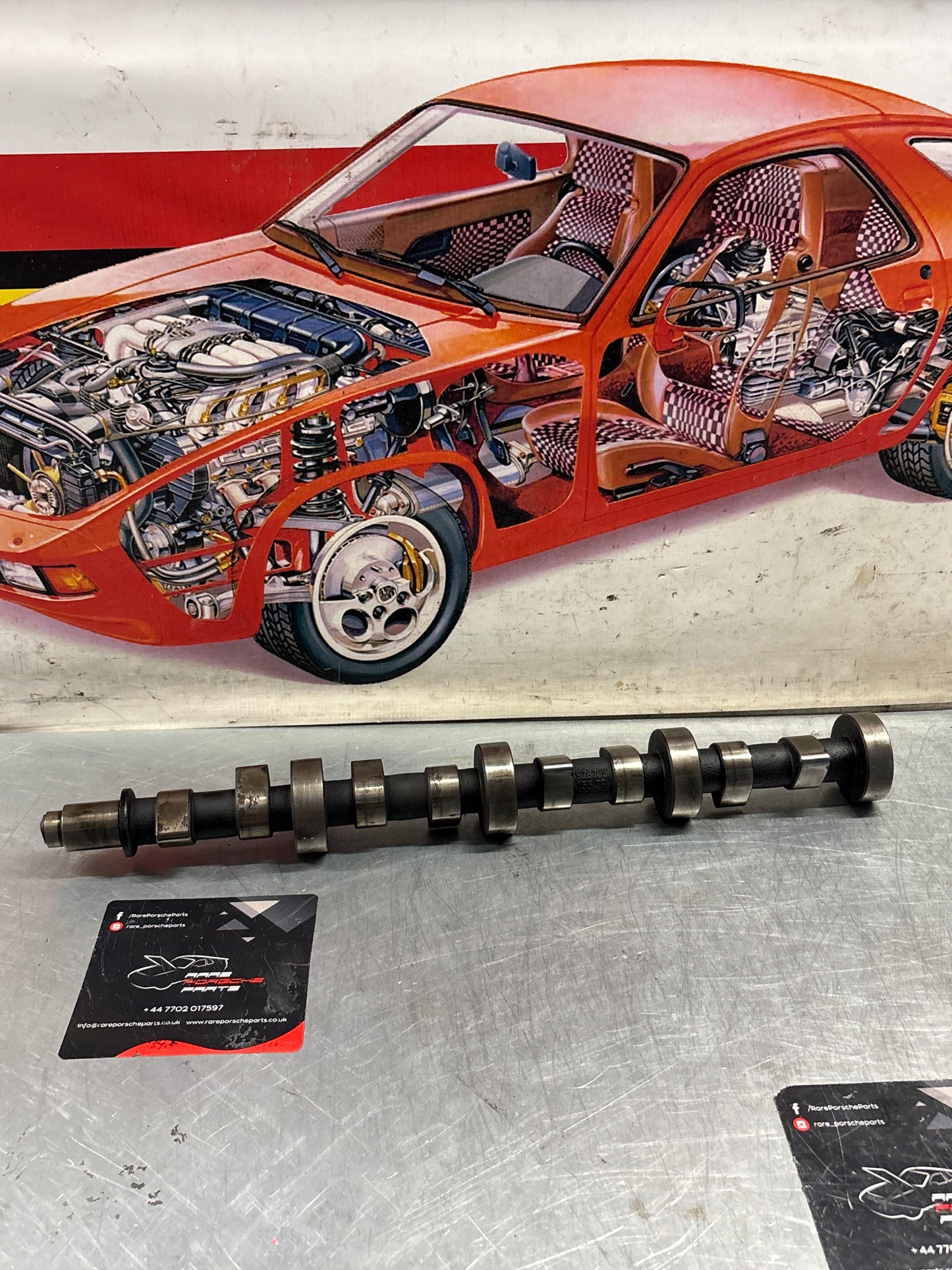 Porsche 928 cam shaft, for spares or repair 9281051553R