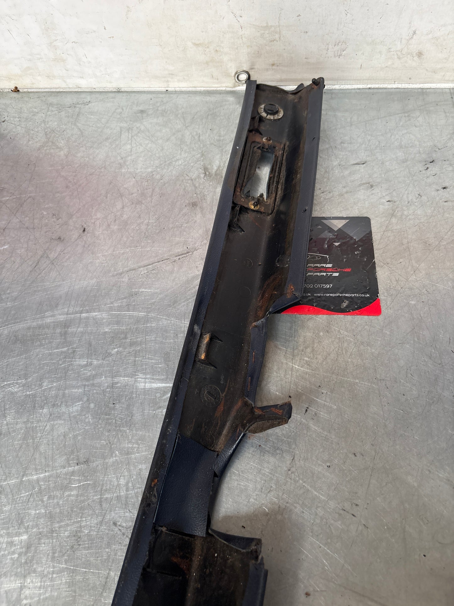 Porsche 928 tailgate interior trim, used, cobalt blue 92855504705