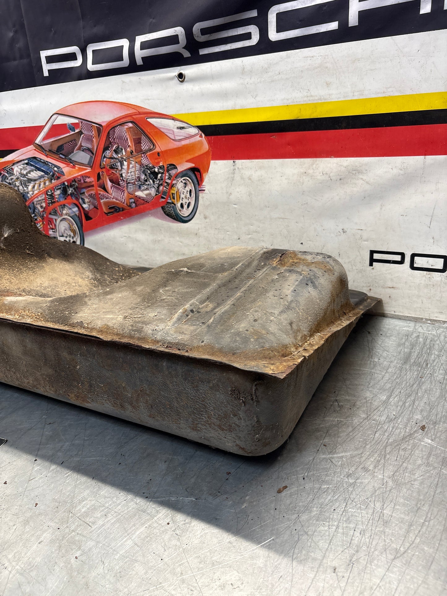 Porsche 924 Metal Fuel tank for early cars with bayonet type fuel level sender 477201021F