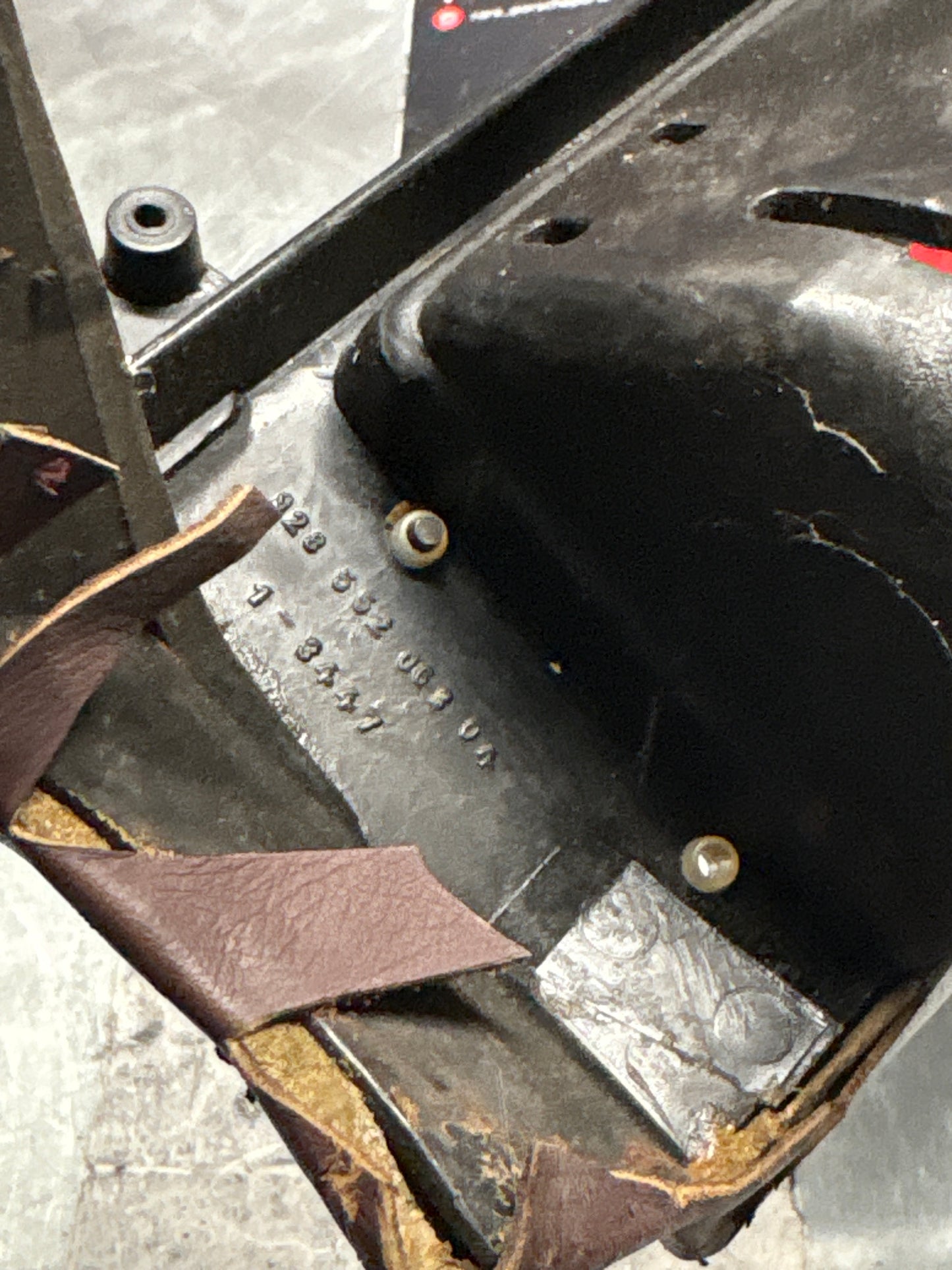 Porsche 928 Center console, used 92855206304 burgundy