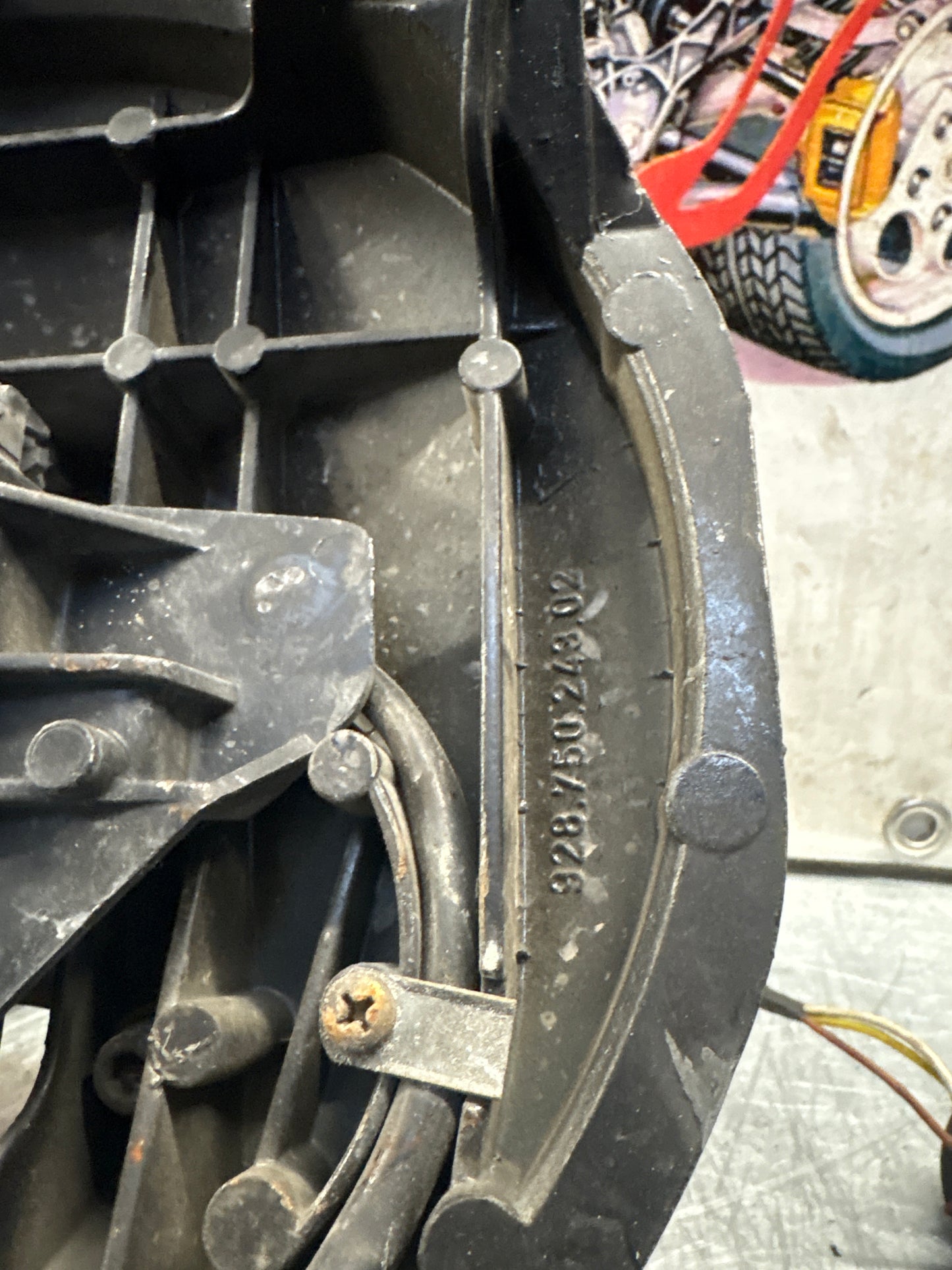 Porsche 928 right headlight swivel frame 92875024902 92875024302 used