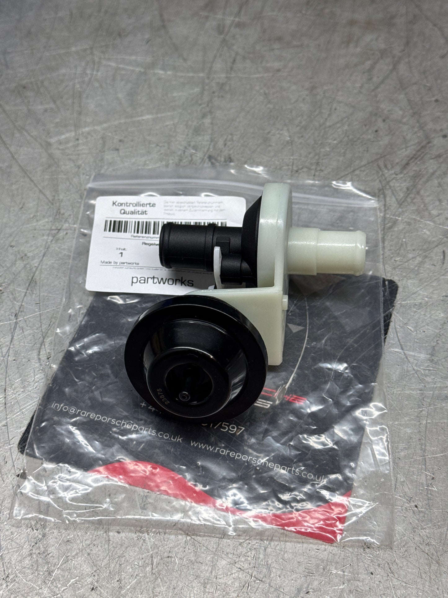 Porsche 928 heater valve 92857457304 (NEW)