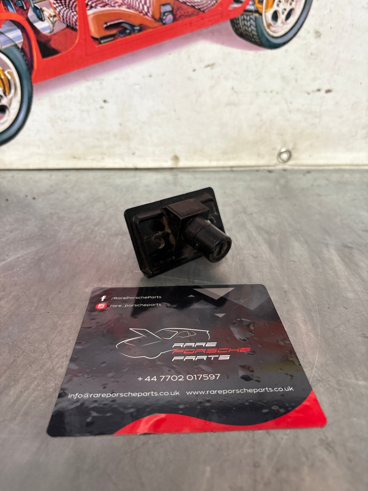 Porsche 928 Lid Lock, used 92851205302