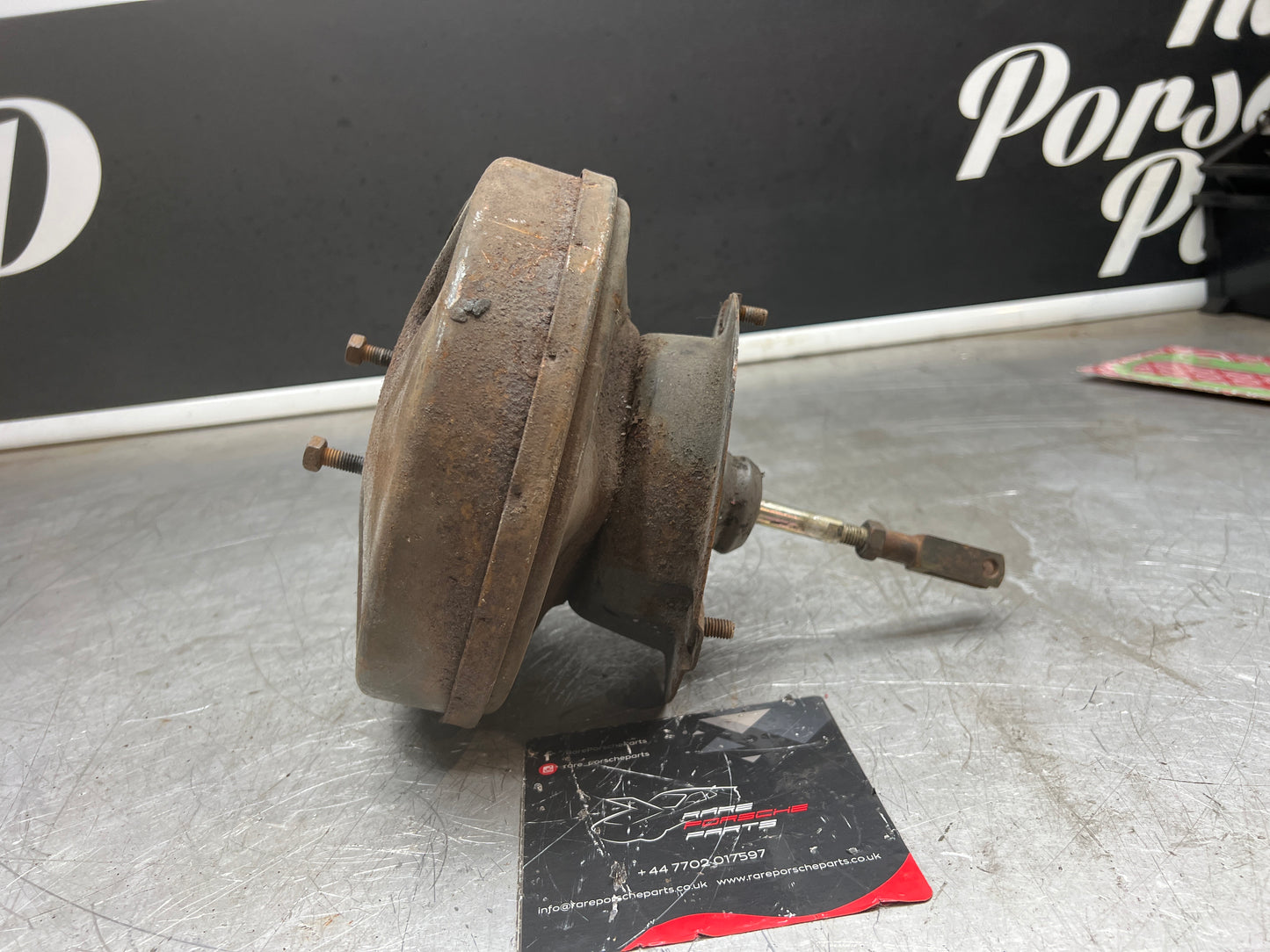 Porsche 944 924 brake booster, used 477611907H