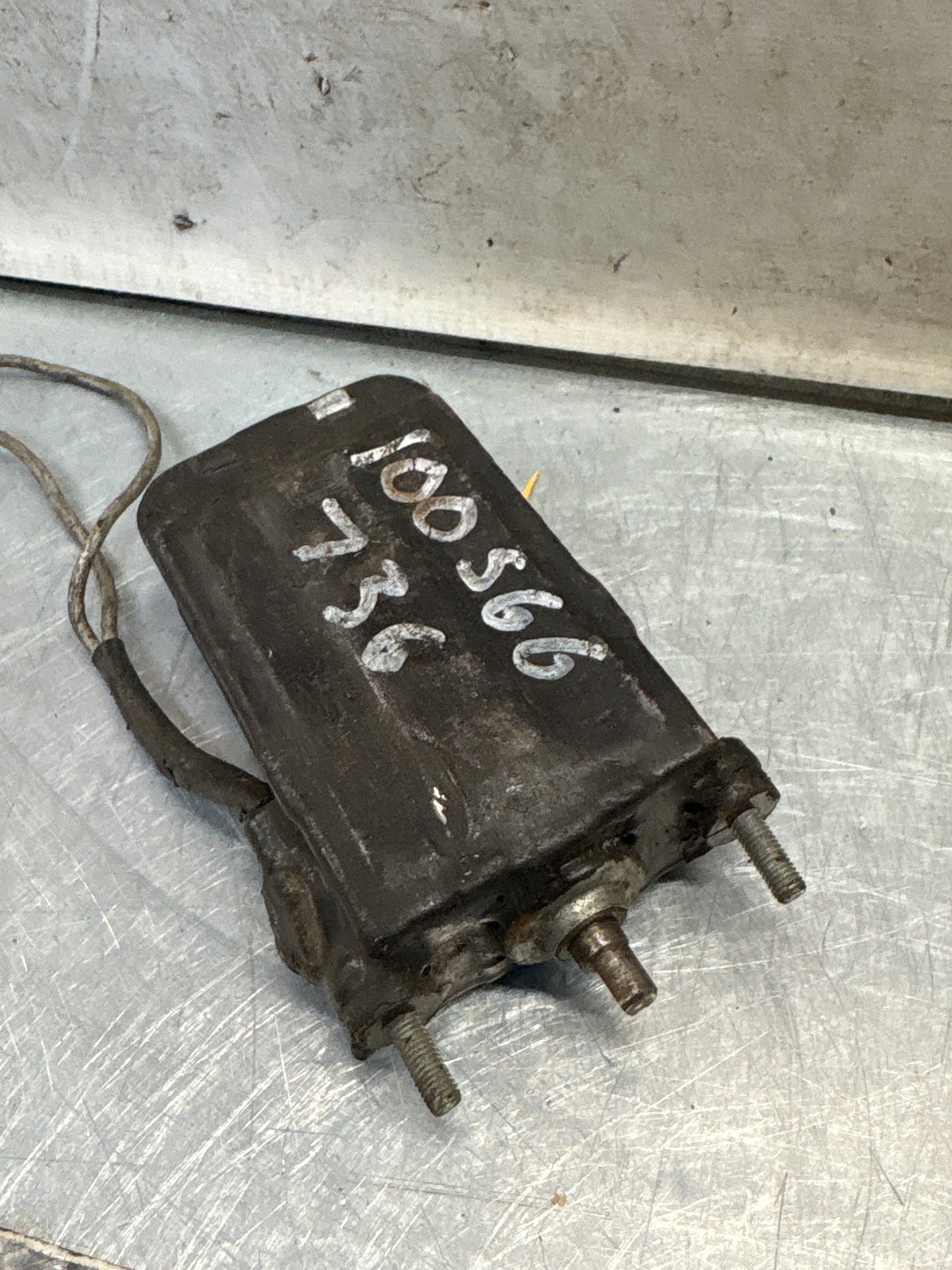 Porsche 911 / 912 sunroof motor, used 100566736