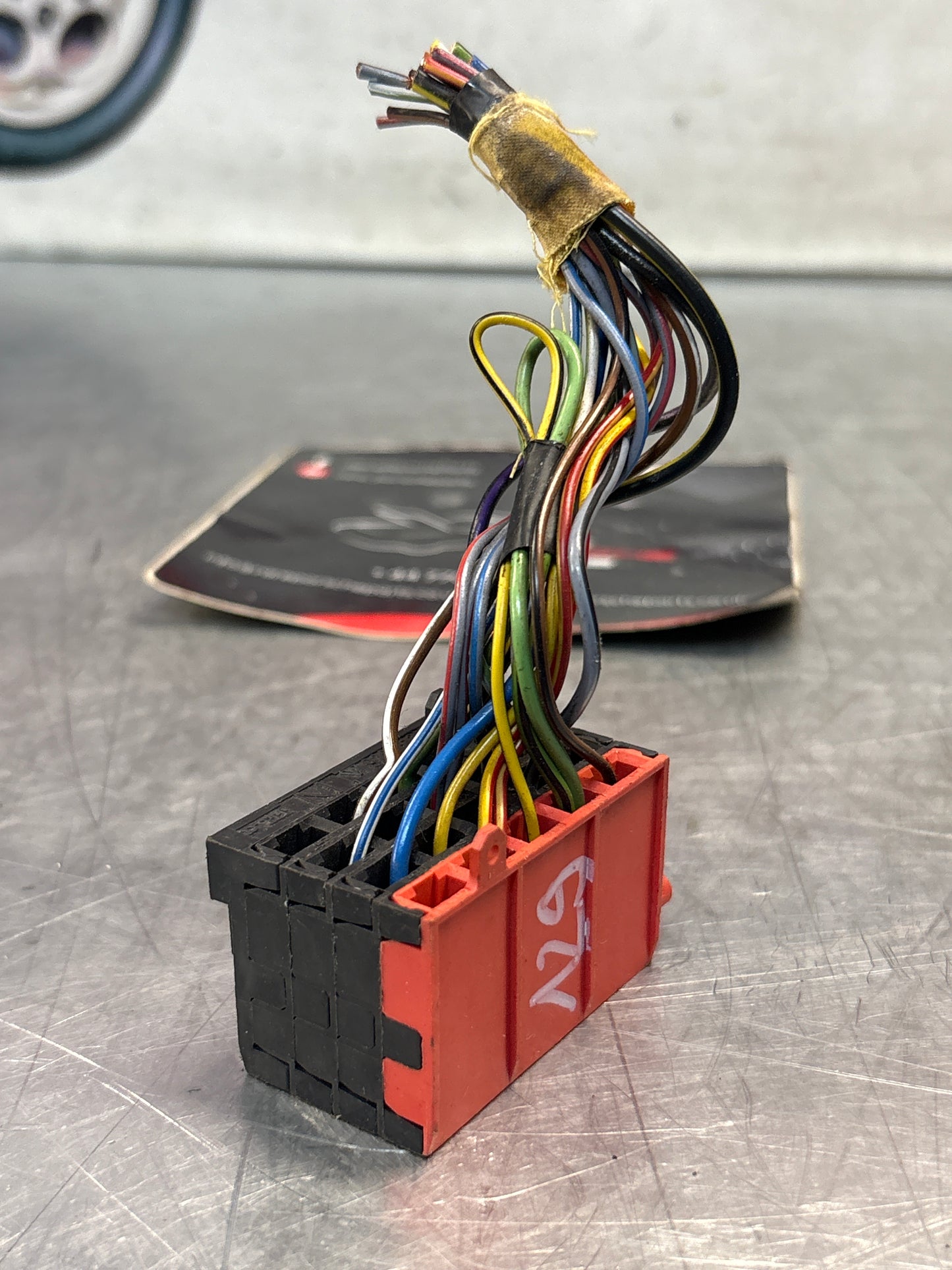 Porsche 944 85.5- fuse box pigtail, used black-red 92861233511