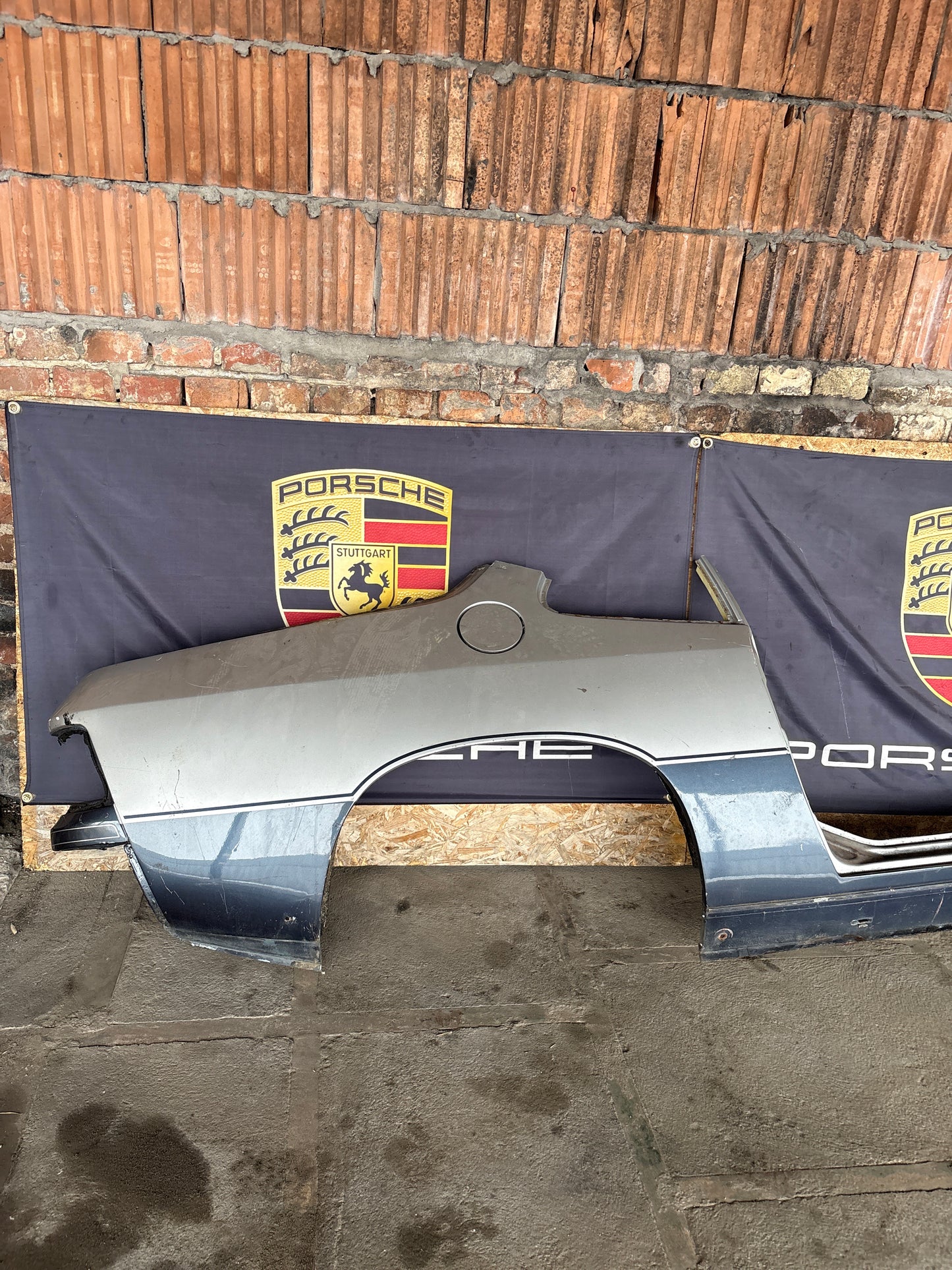 Porsche 944 Right side cut, rear fender with sill 94450390403, 94450361200