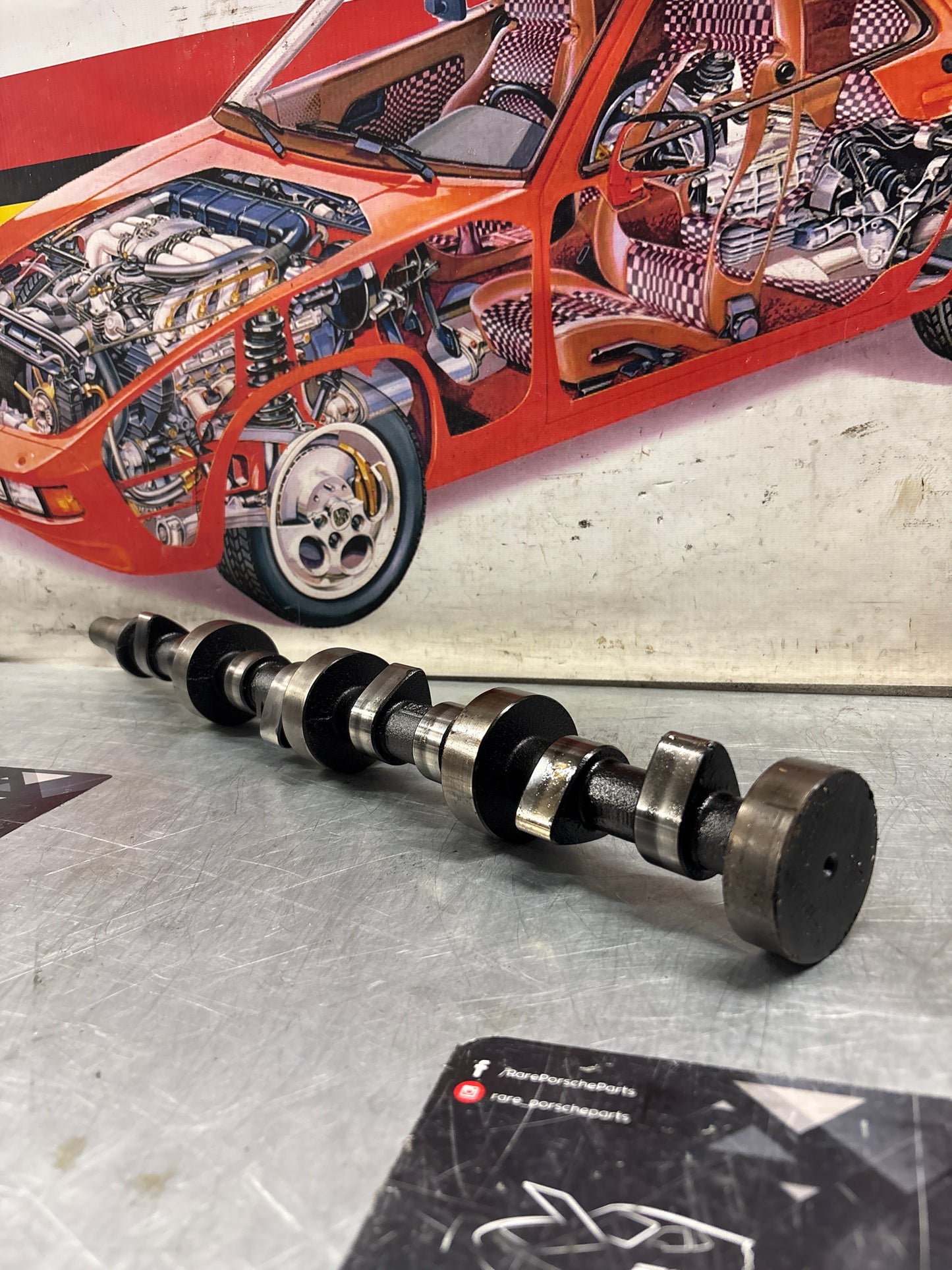 Porsche 928 cam shaft, used 9281051870R