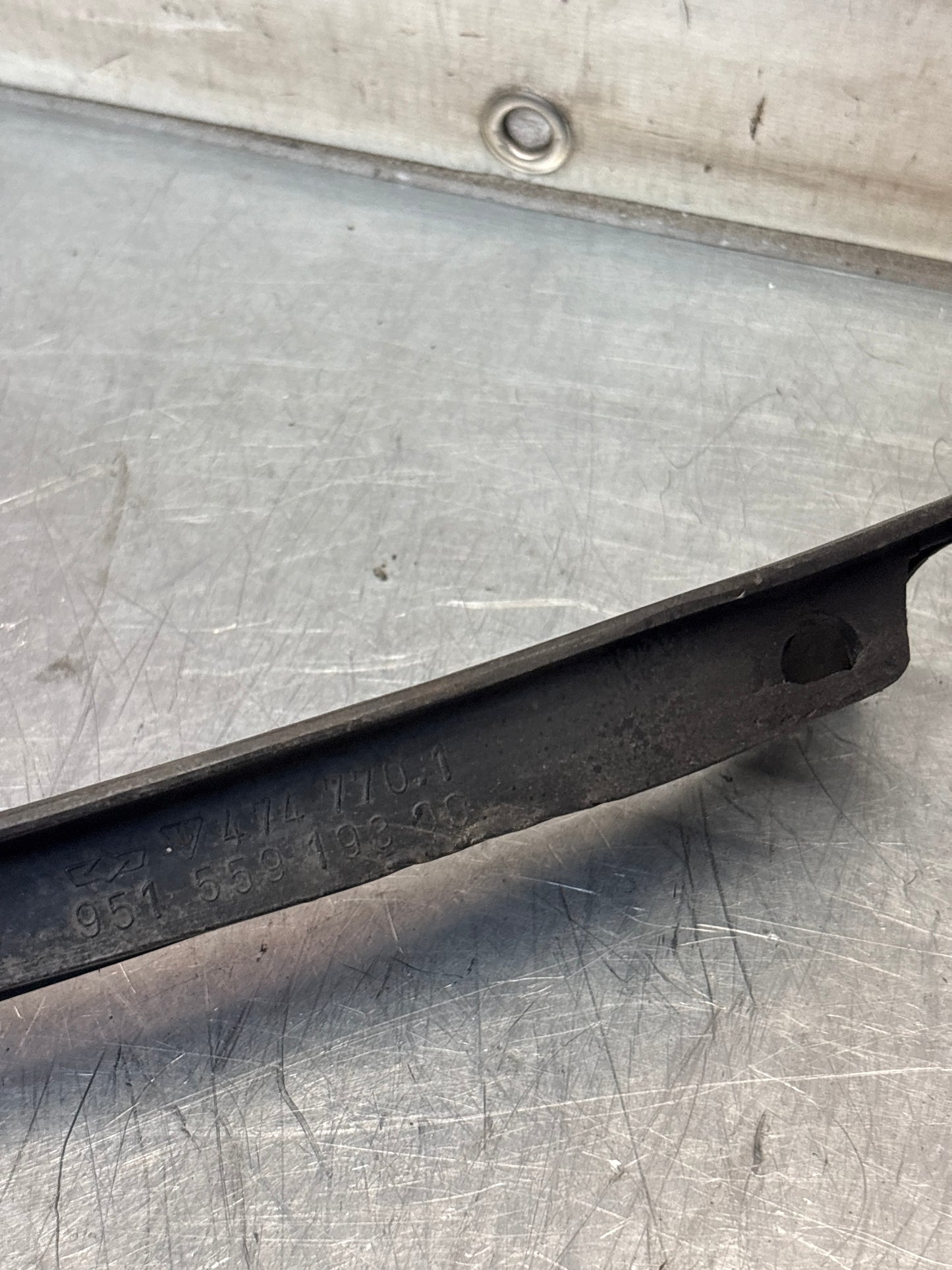 Porsche 944 Turbo/S2 front left sill cover 95155919300