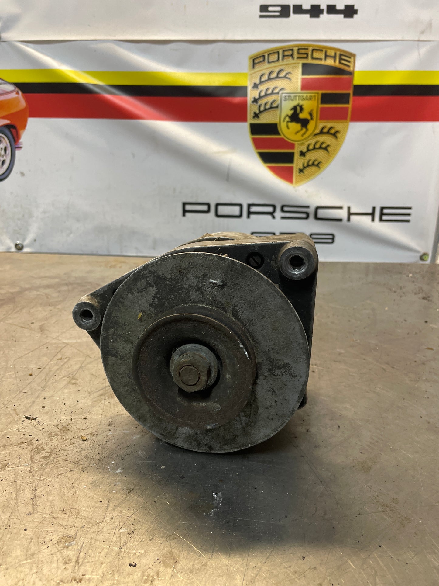 Porsche 924 Bosch alternator, 0120469502 / 047903015 used