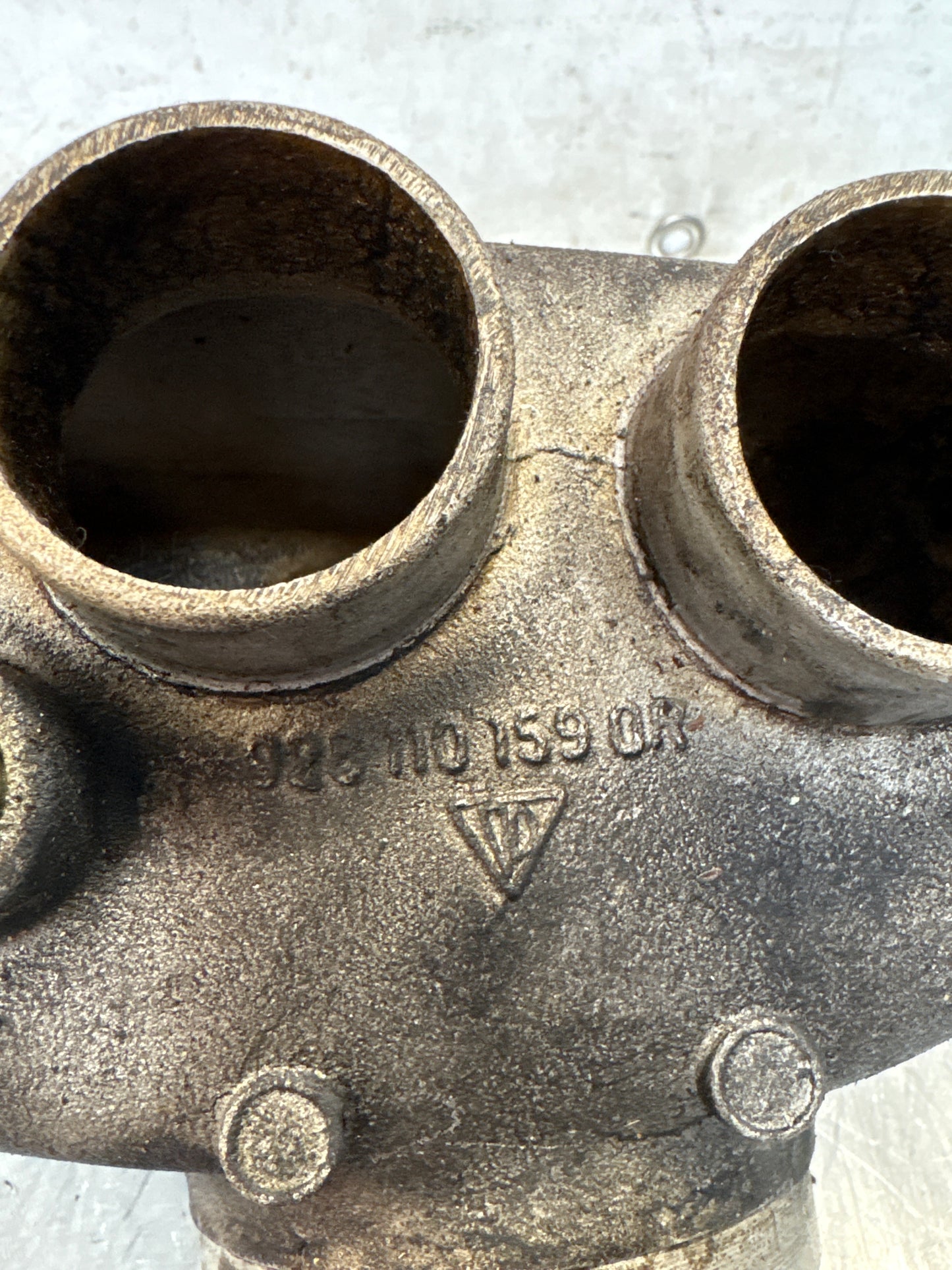 Porsche 928 Used plenum chamber 9281101590R