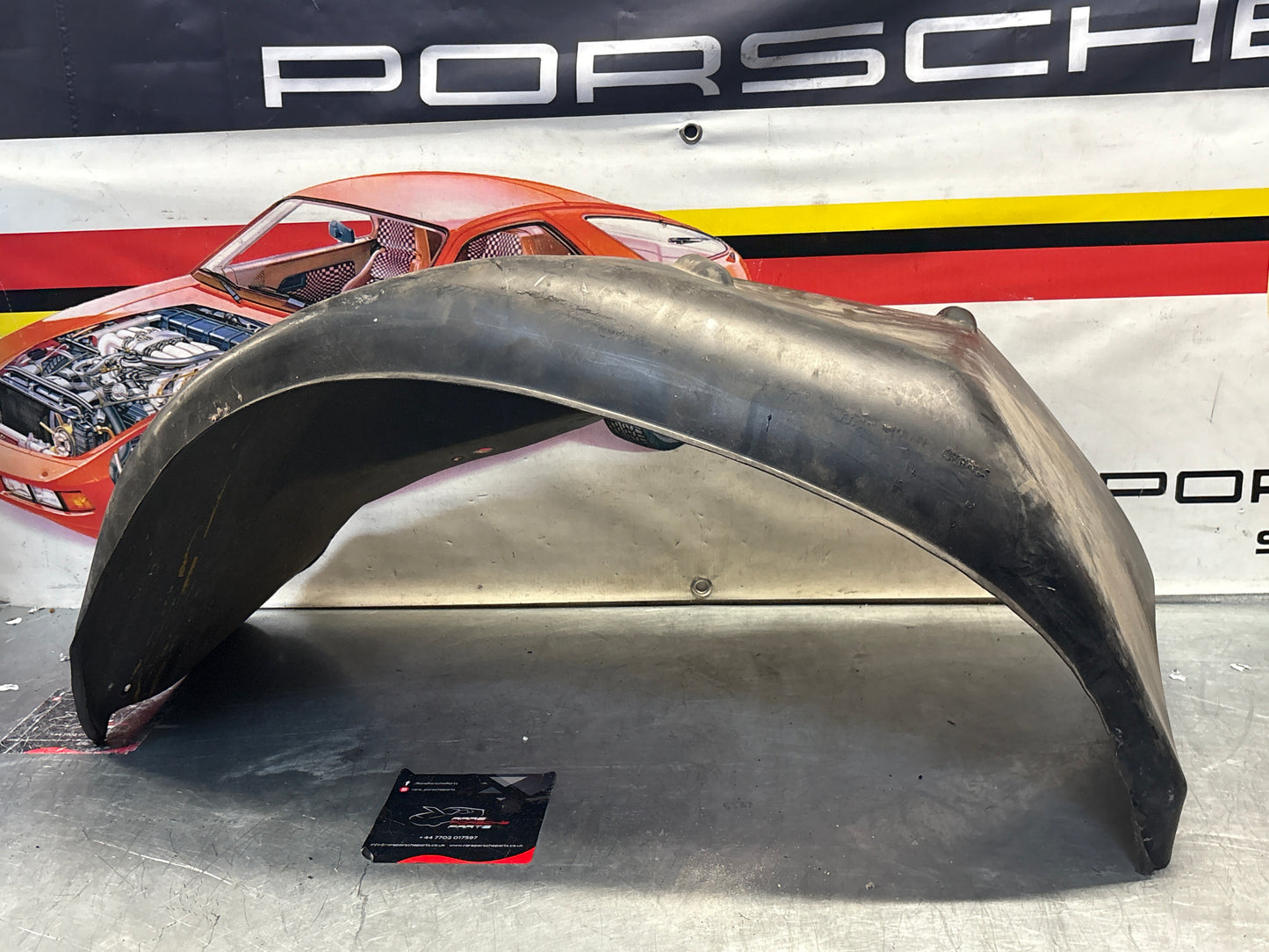 Porsche 928 wheel arch liner  Right 92850438205 Used