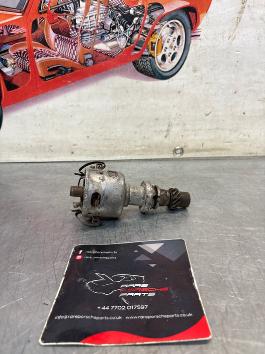 Porsche 924 ignition distributor, used 0231170202 / 047905205B