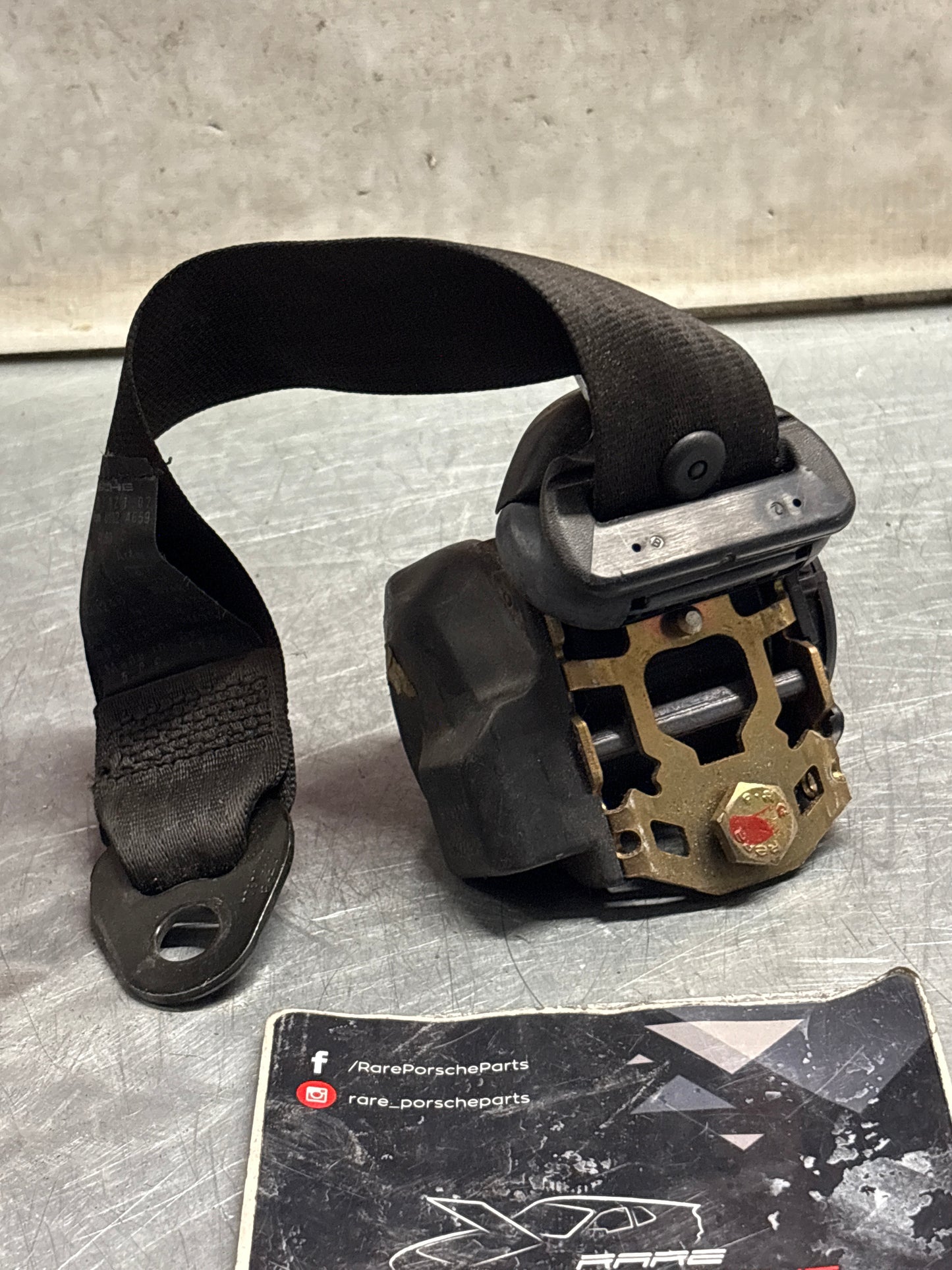 Porsche 944 968 left rear seat belt, 94480302102, used
