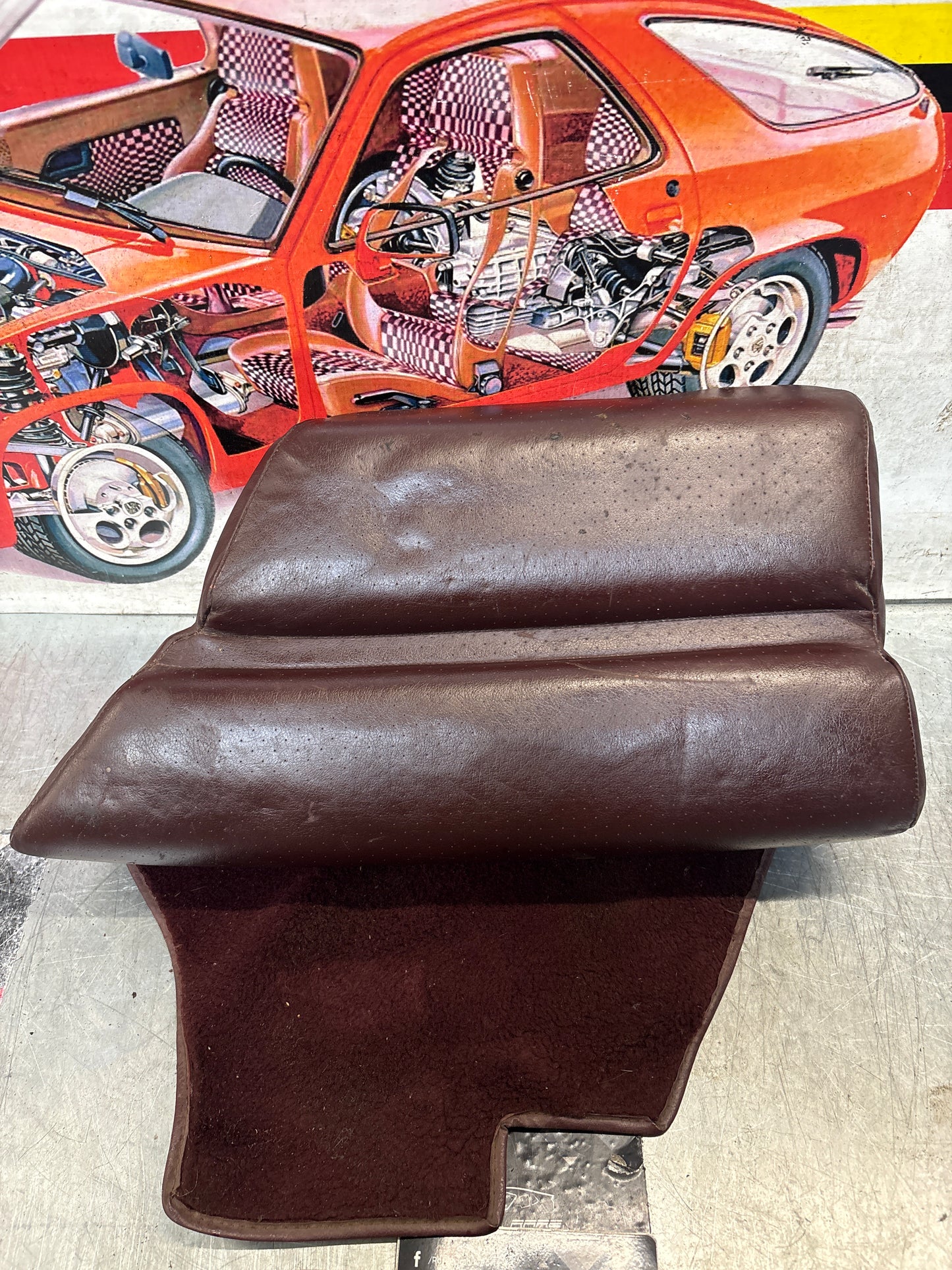Porsche 928 rear right seat cushion, burgundy, leather, used 92852206051