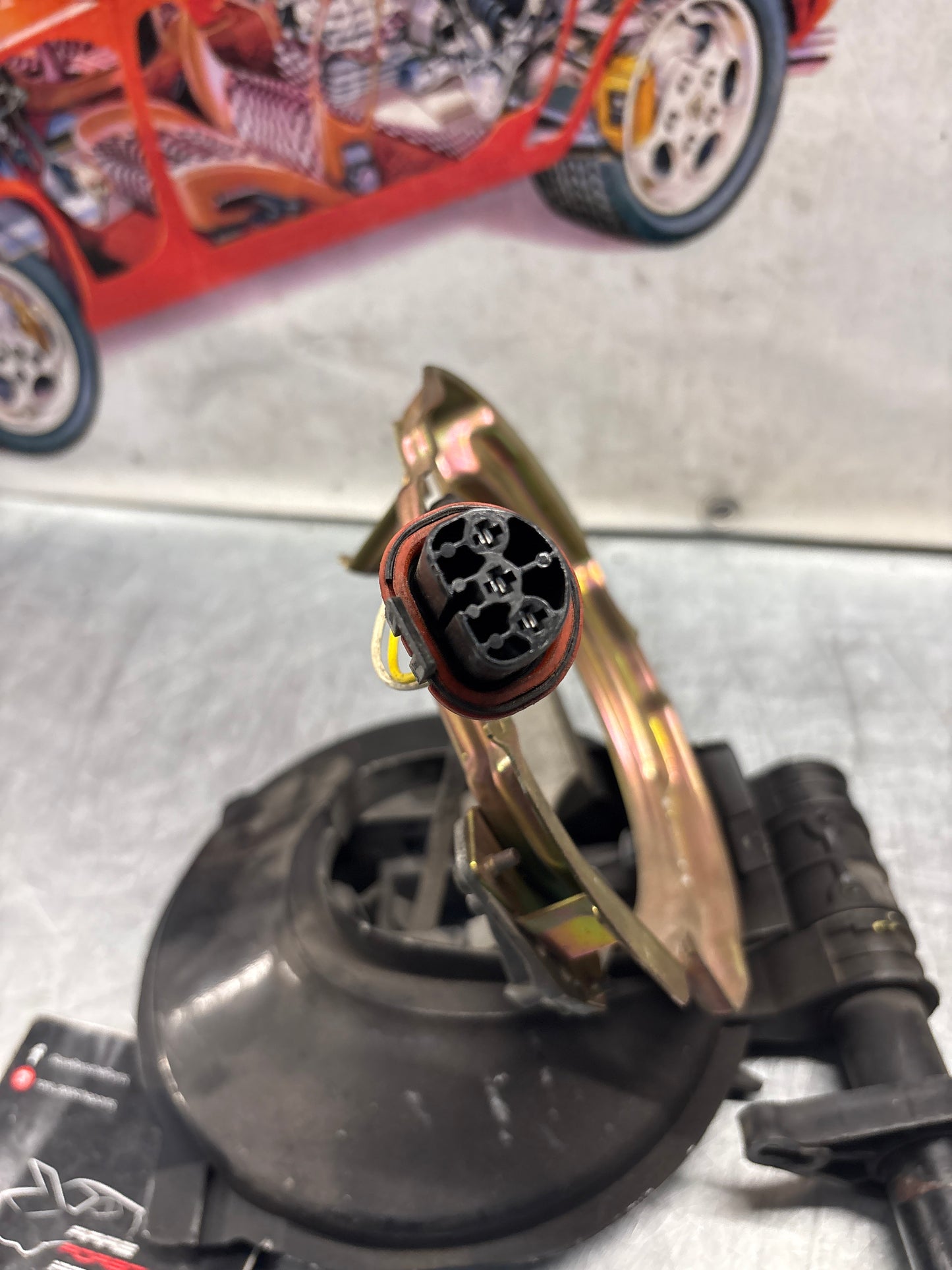 Porsche 928 right headlight swivel frame 92875024902 92875024302 used