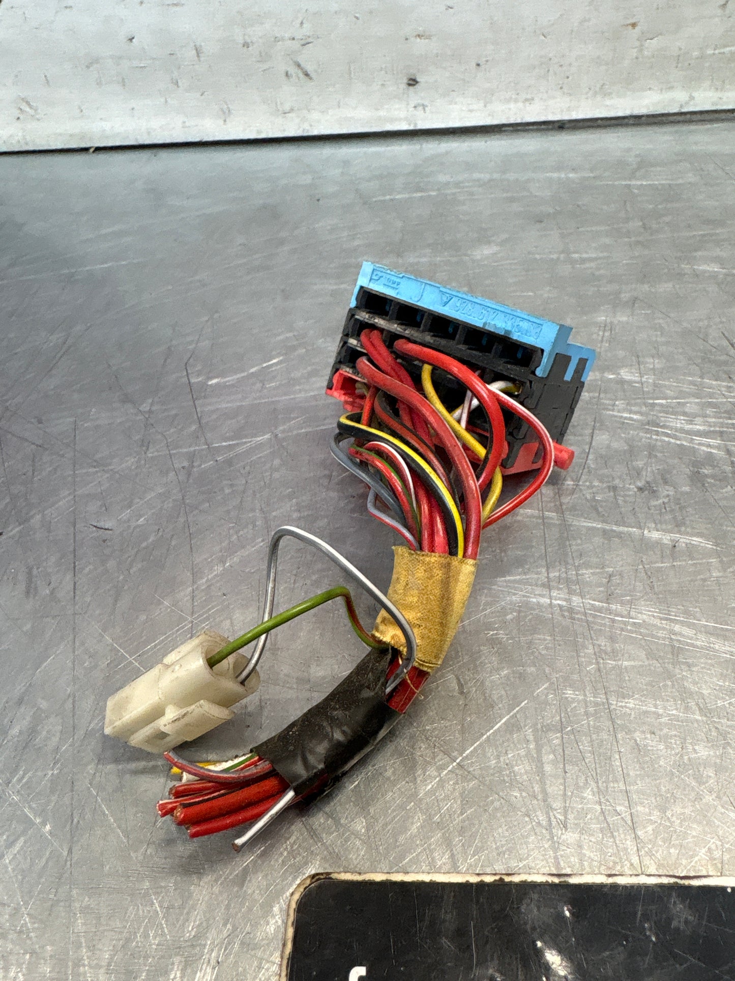 Porsche 944 85.5- fuse box pigtail, used blue-red 92861233508