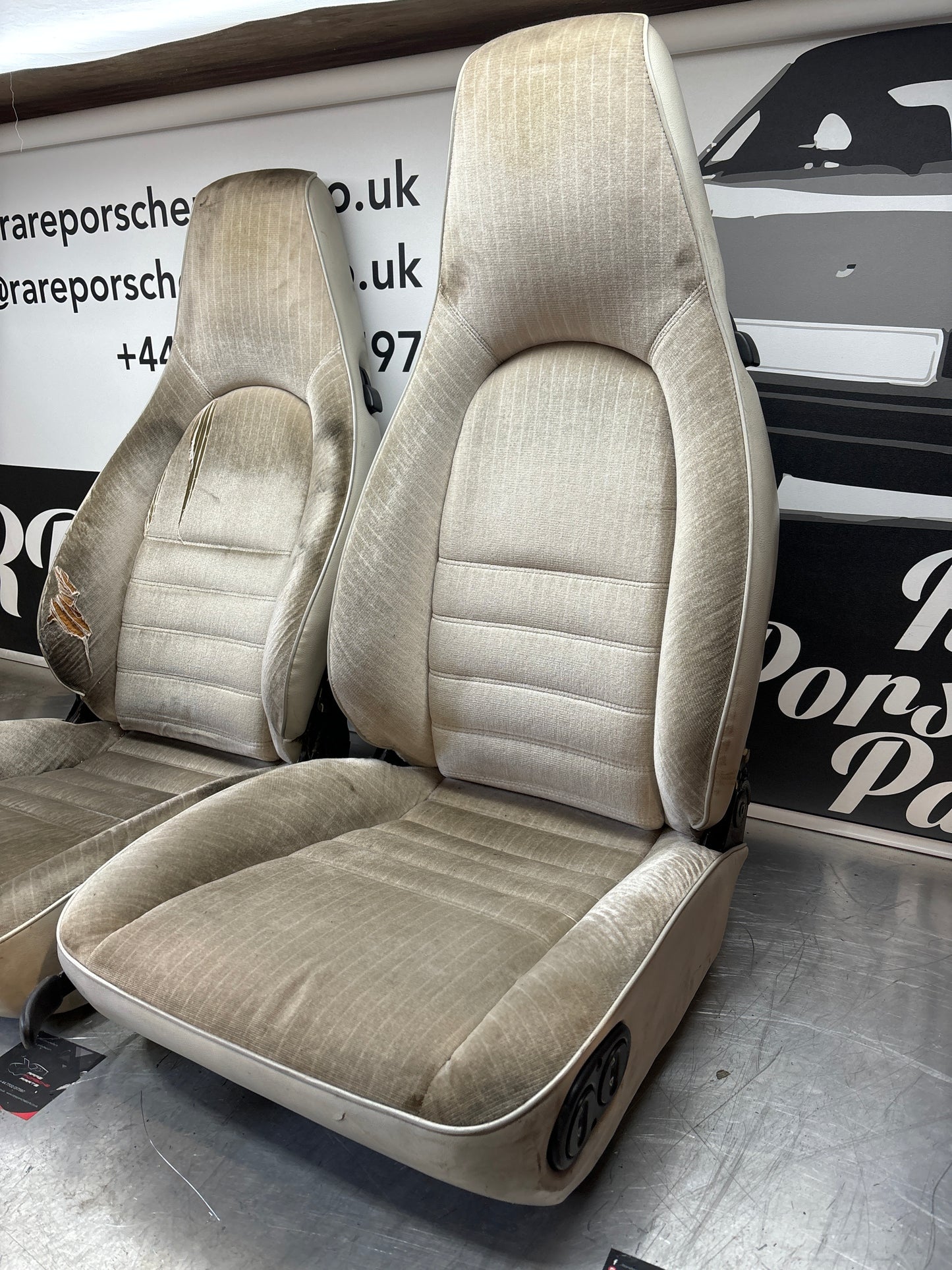 Porsche 944 pair of electric front seats for refurbishing, spares or repair