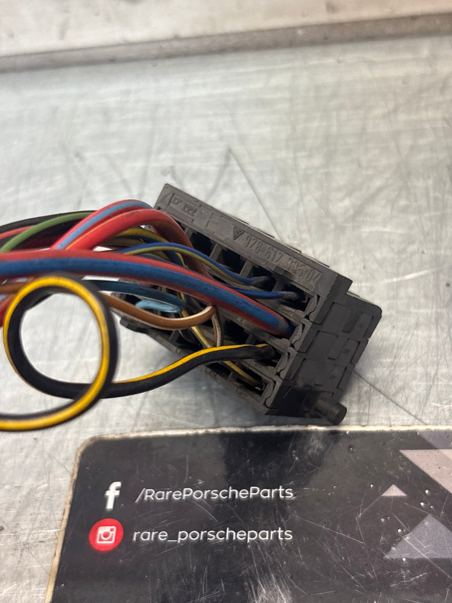 Porsche 944 85.5- fuse box pigtail, used black 92861233502