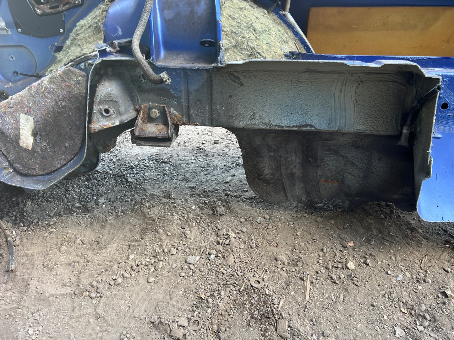 Porsche 944 S2 / Turbo 1991 Right side cut, rear fender with sill 94450390403 94450361200