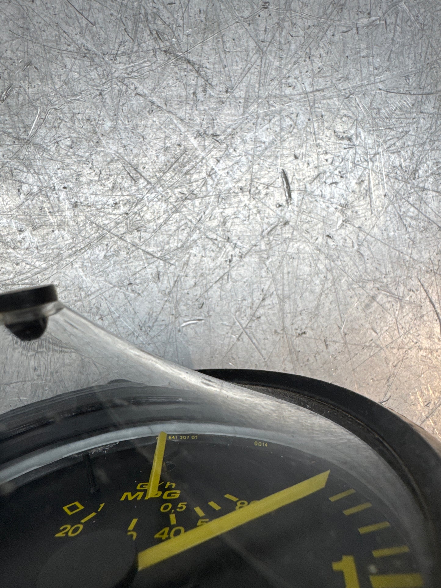 Porsche 944 contagiri anticipato giallo 94464120701 con MPG