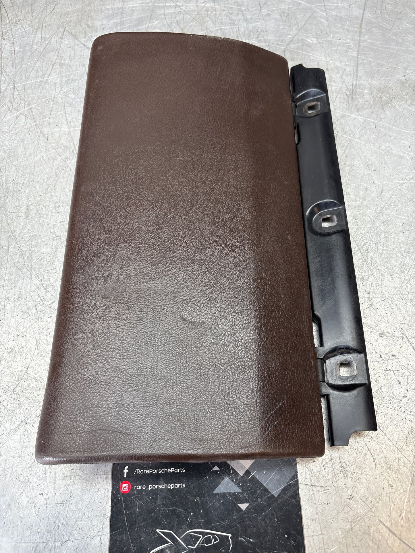 Porsche 944 85-92 glove box lid Brown used, no catches