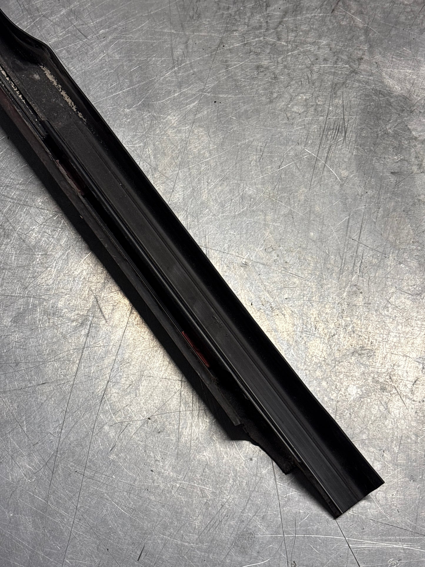 Porsche 944 85.5- left sill trim, scuff plate used 94455112100 cracked