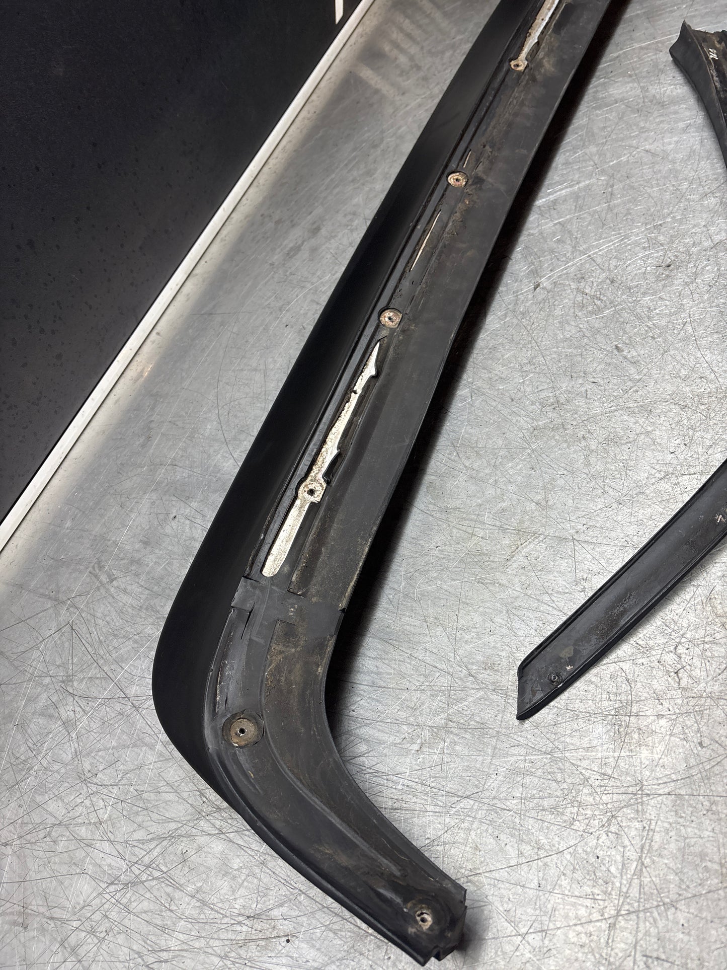 Porsche 944 rear boot rubber spoiler used 937512555