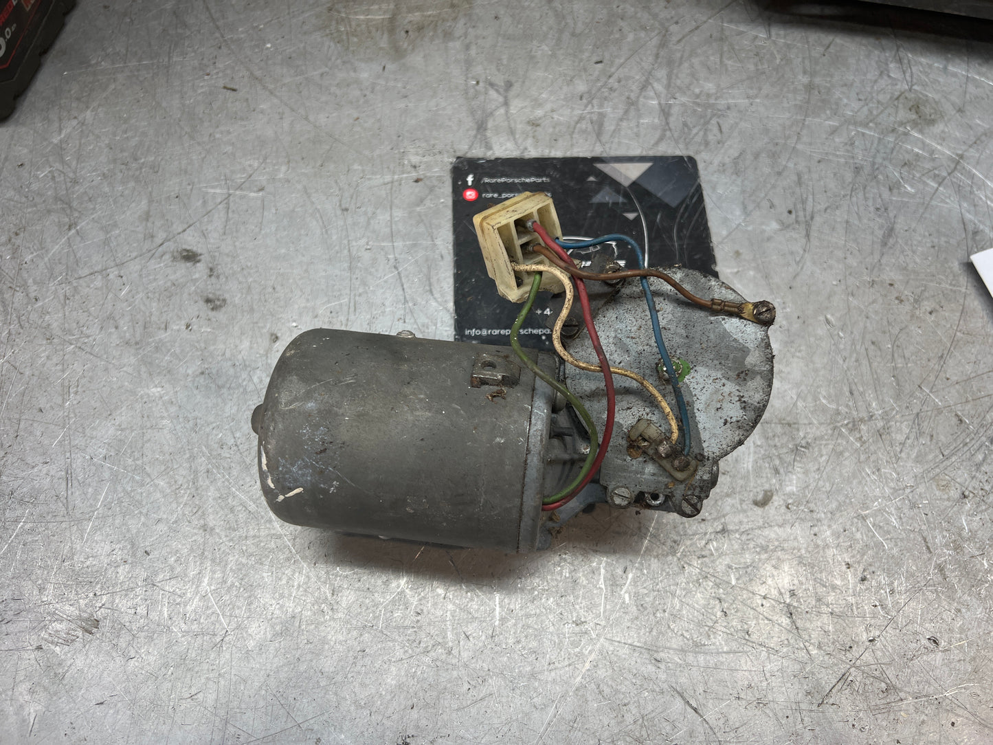 Porsche 924 / frühe 944 Frontwischermotor 477955113B gebraucht