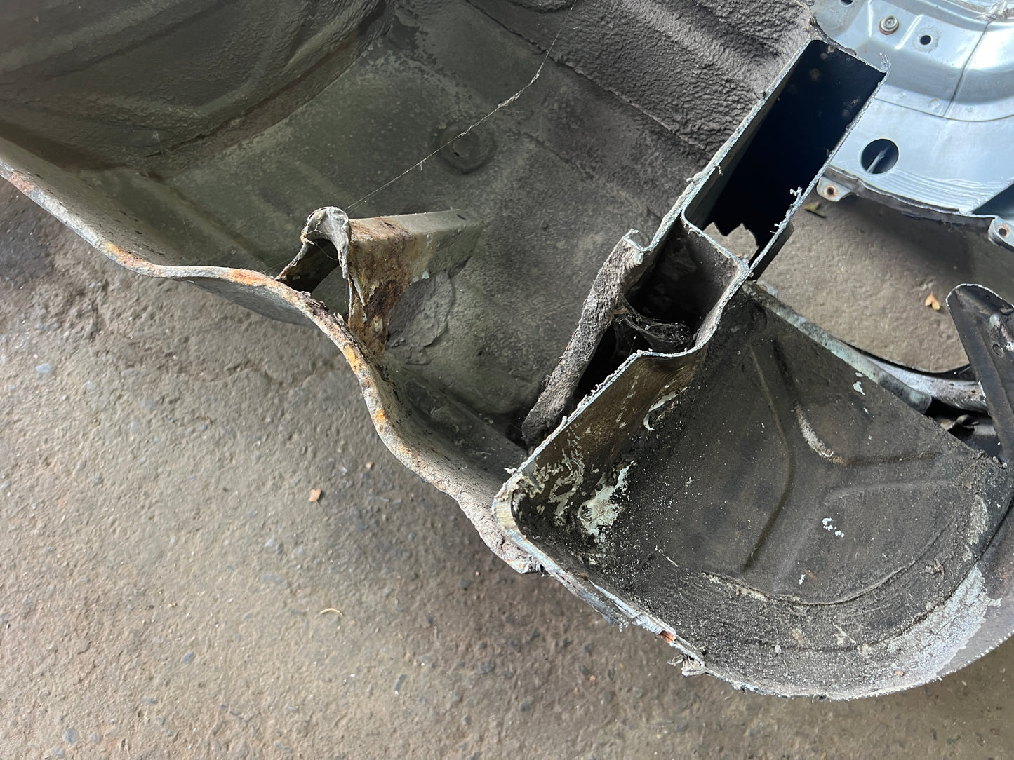 Porsche 924  rear panel cut used