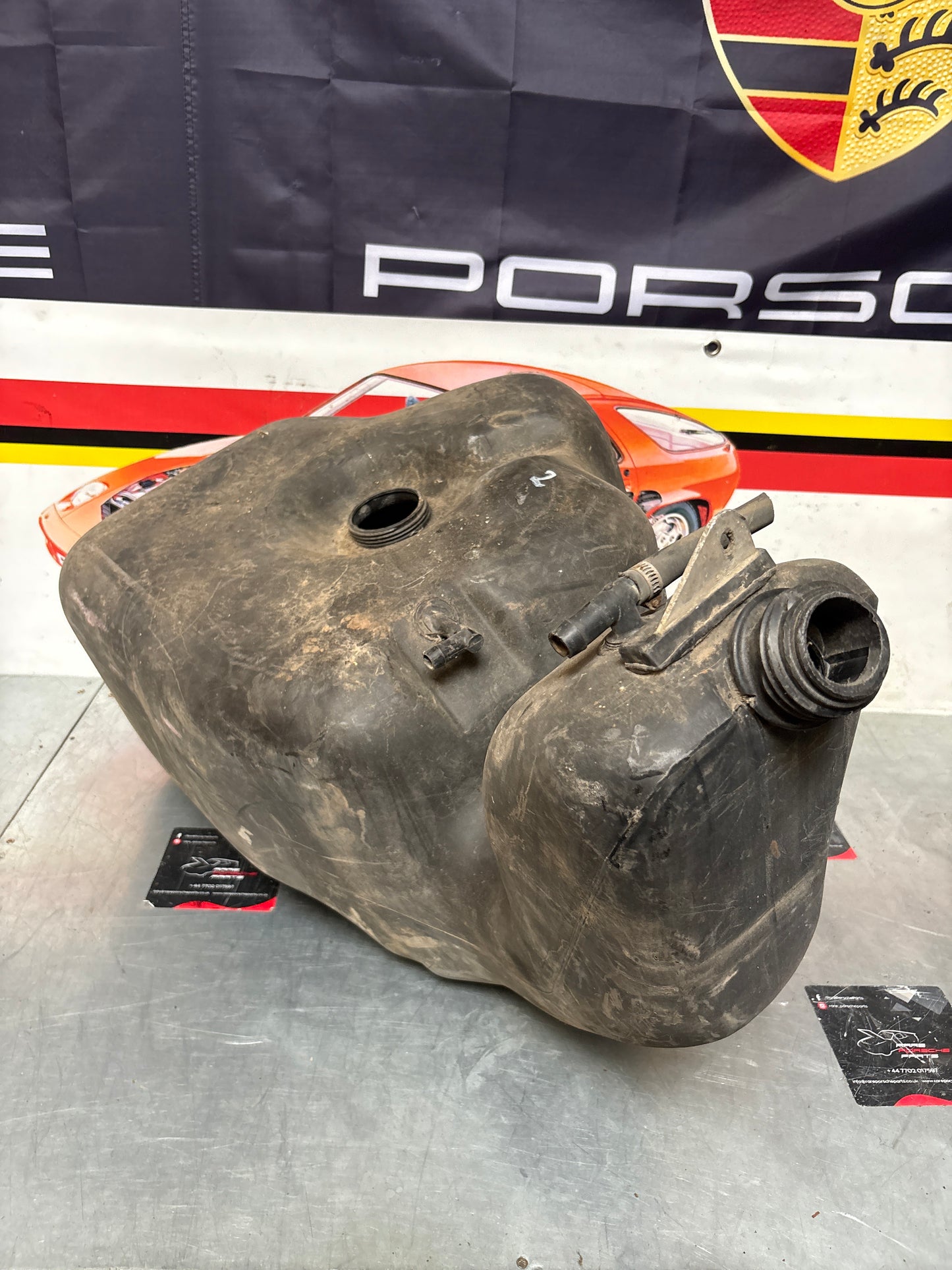 Porsche 928 fuel tank, used 92820100303/04