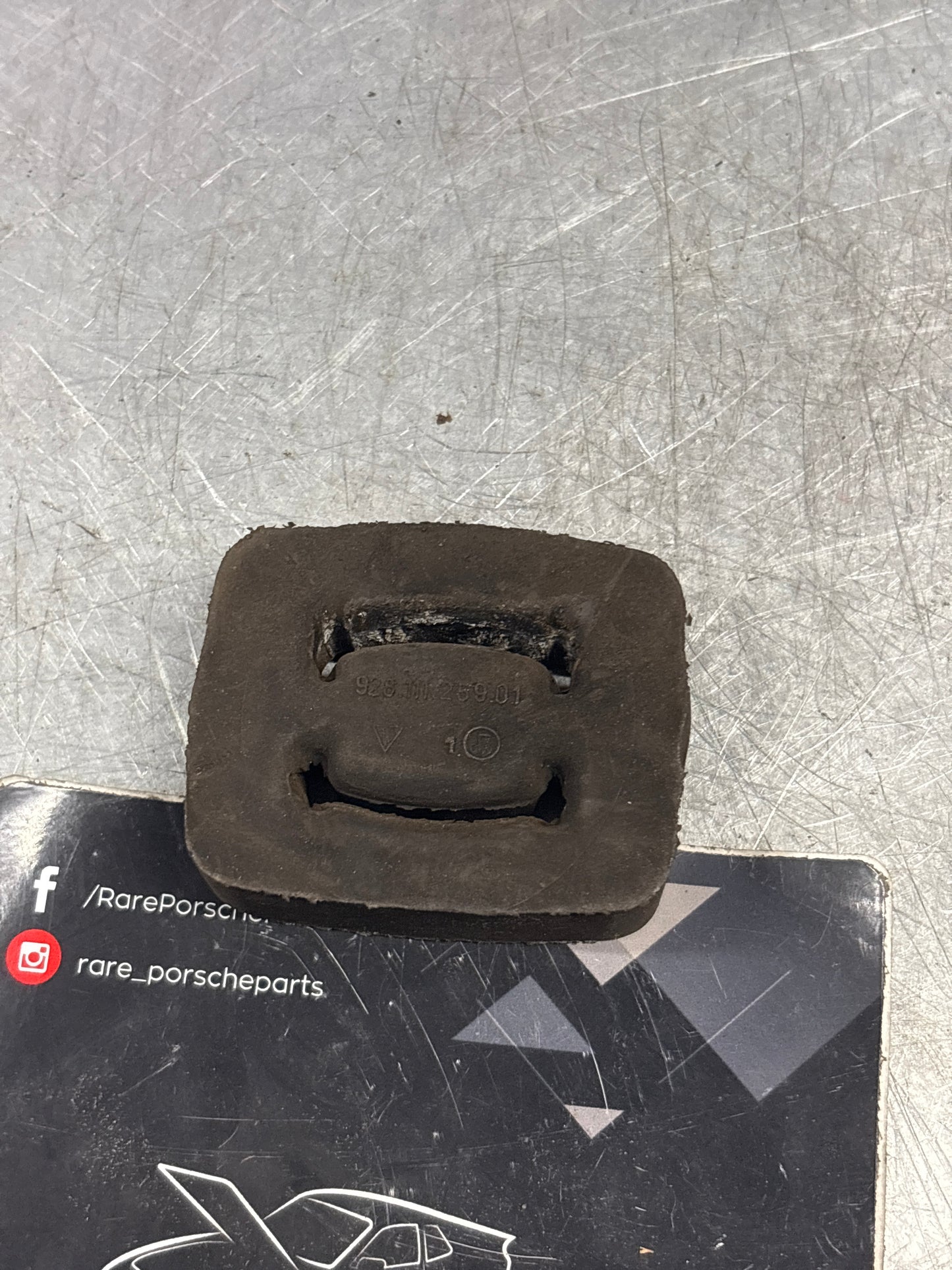Porsche 968 924 944 928 92811125901 Exhaust Rubber Mounting used