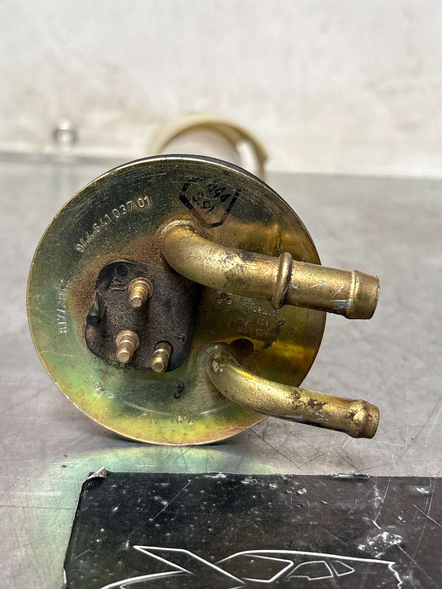 Porsche 944 968 Fuel level tank sender, 94464103701, used